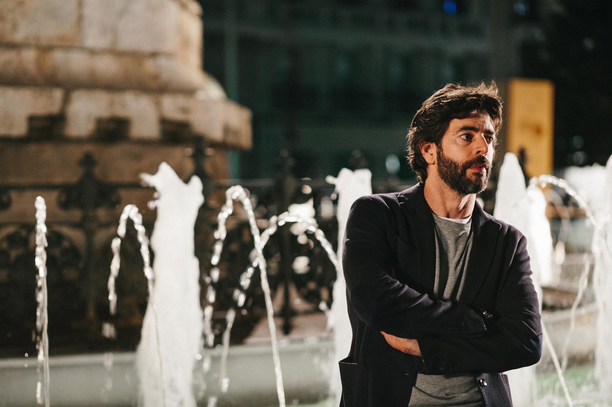 beard, facial hair, eduardo noriega, suit, building exterior, nuestros amantes, architecture, carlos, lapel, front view, young adult, young men, one person, HD Wallpaper
