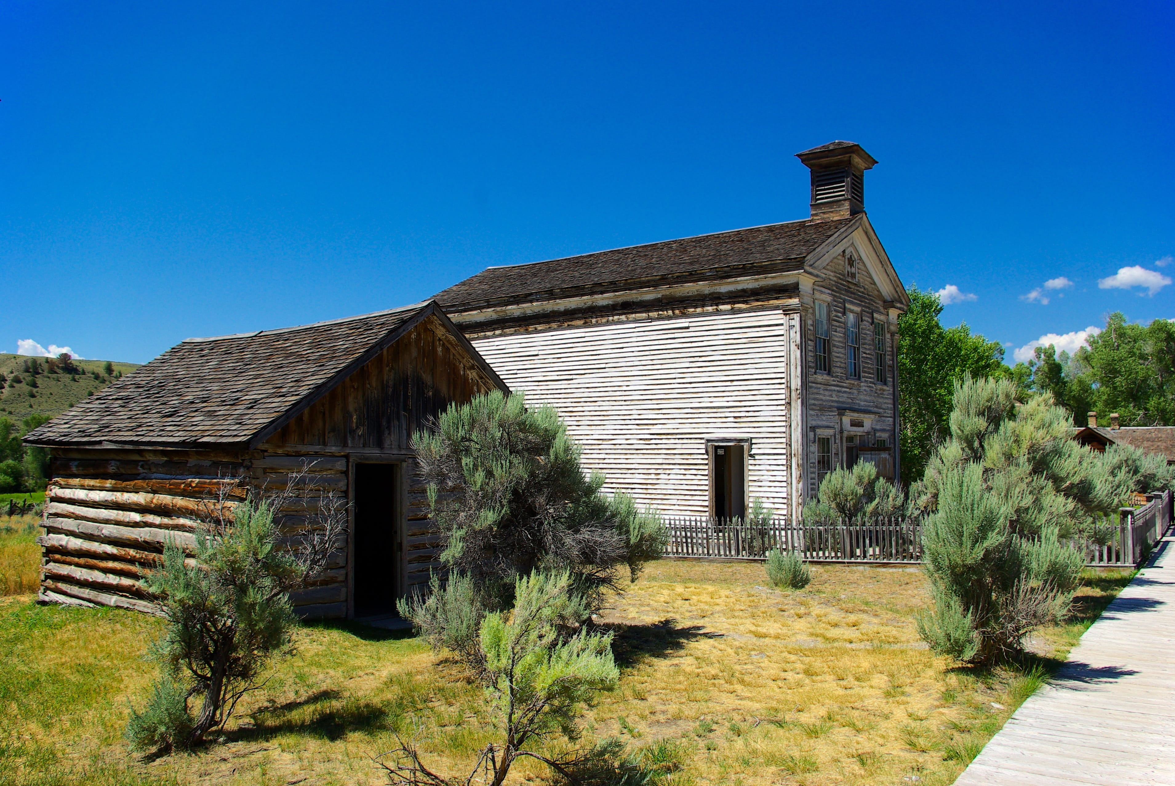 mining, plant, no people, historic, house, day, mine town, sky, log house, schoolhouse, the past, tree, gold, west, combined lodge and schoolhouse, grass, HD Wallpaper