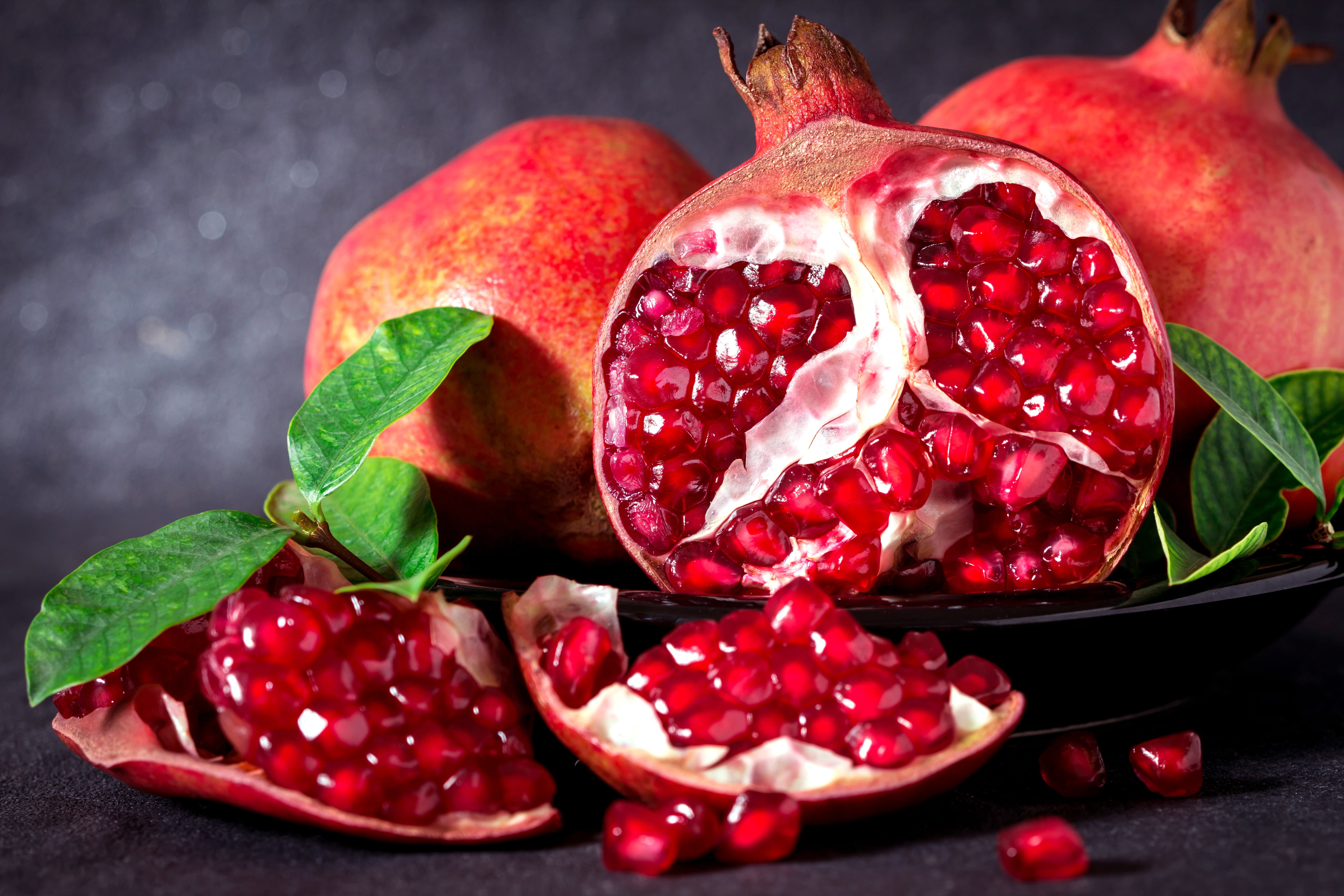 pomegranate, leaves, grains, 5K, fruit, grain, garnet, fruits, HD Wallpaper