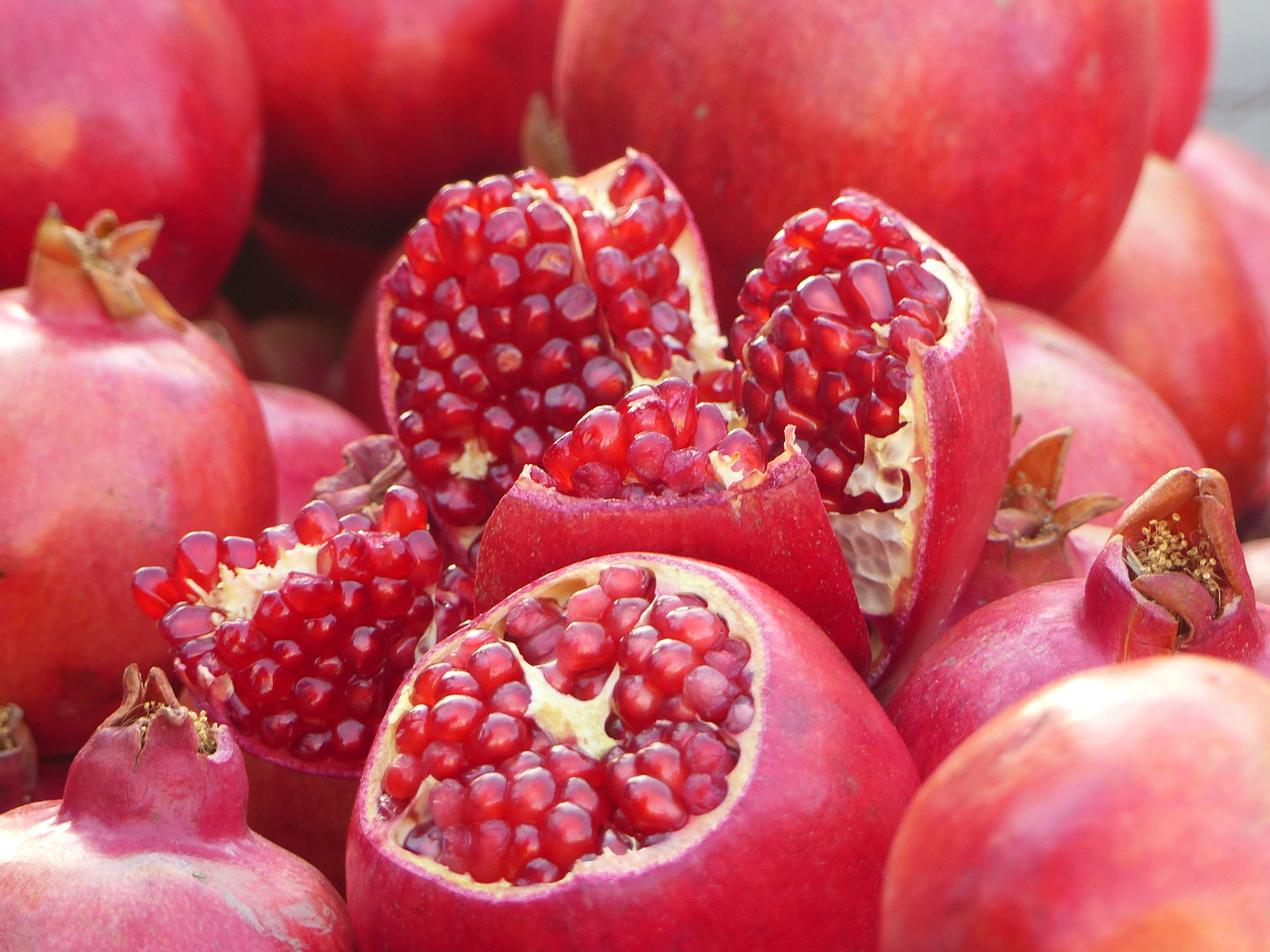 for sale, fruit, 4K, close, wellbeing, close-up, photography, healthy eating, freshness, backgrounds, macro, full frame, still life, antioxidant, red, HD Wallpaper