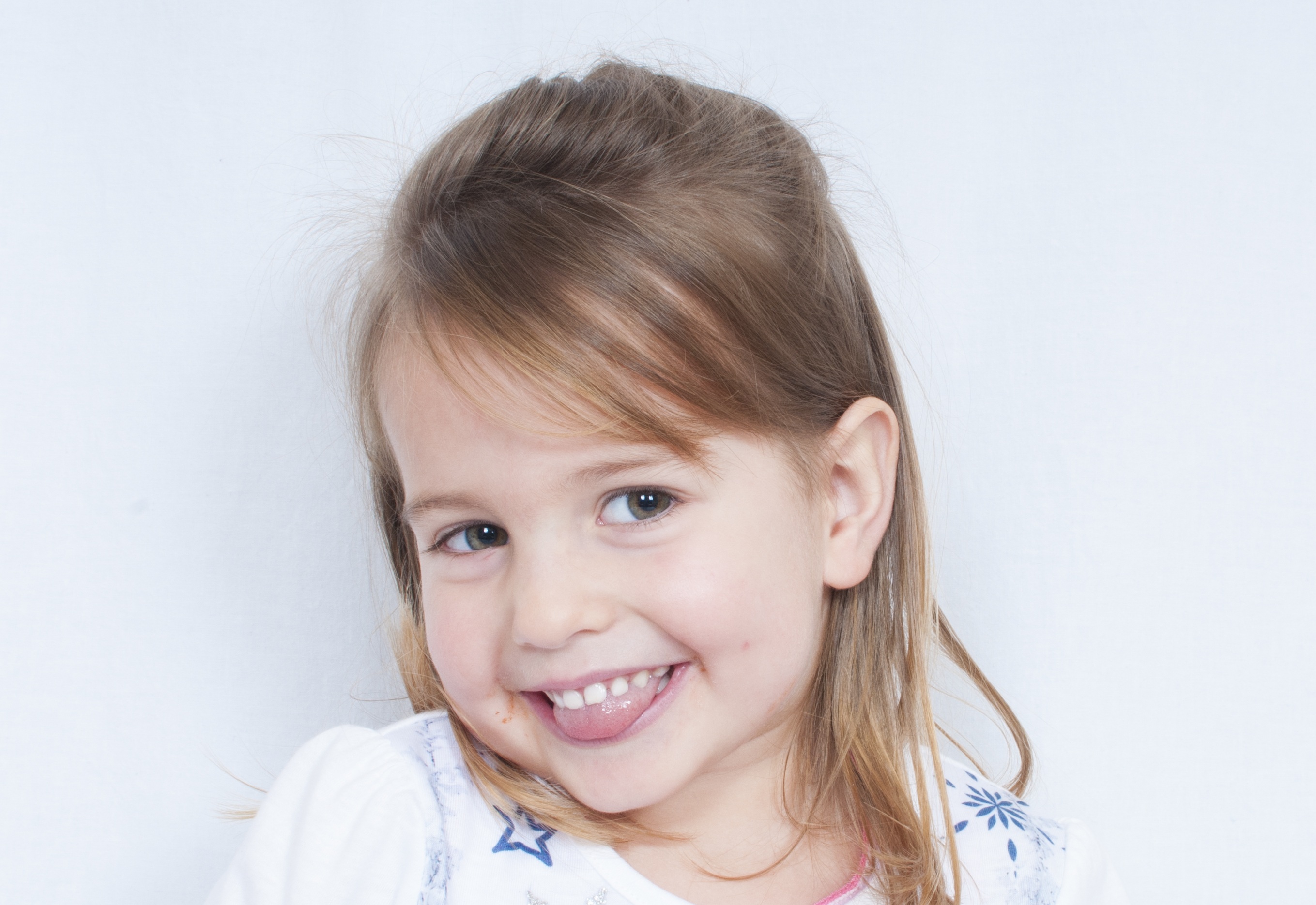 joy, looking at camera, happiness, 2K, little, small, child, bangs, indoors, kid, top, women, white, portrait, one Person, happy, childhood, females, girls, HD Wallpaper