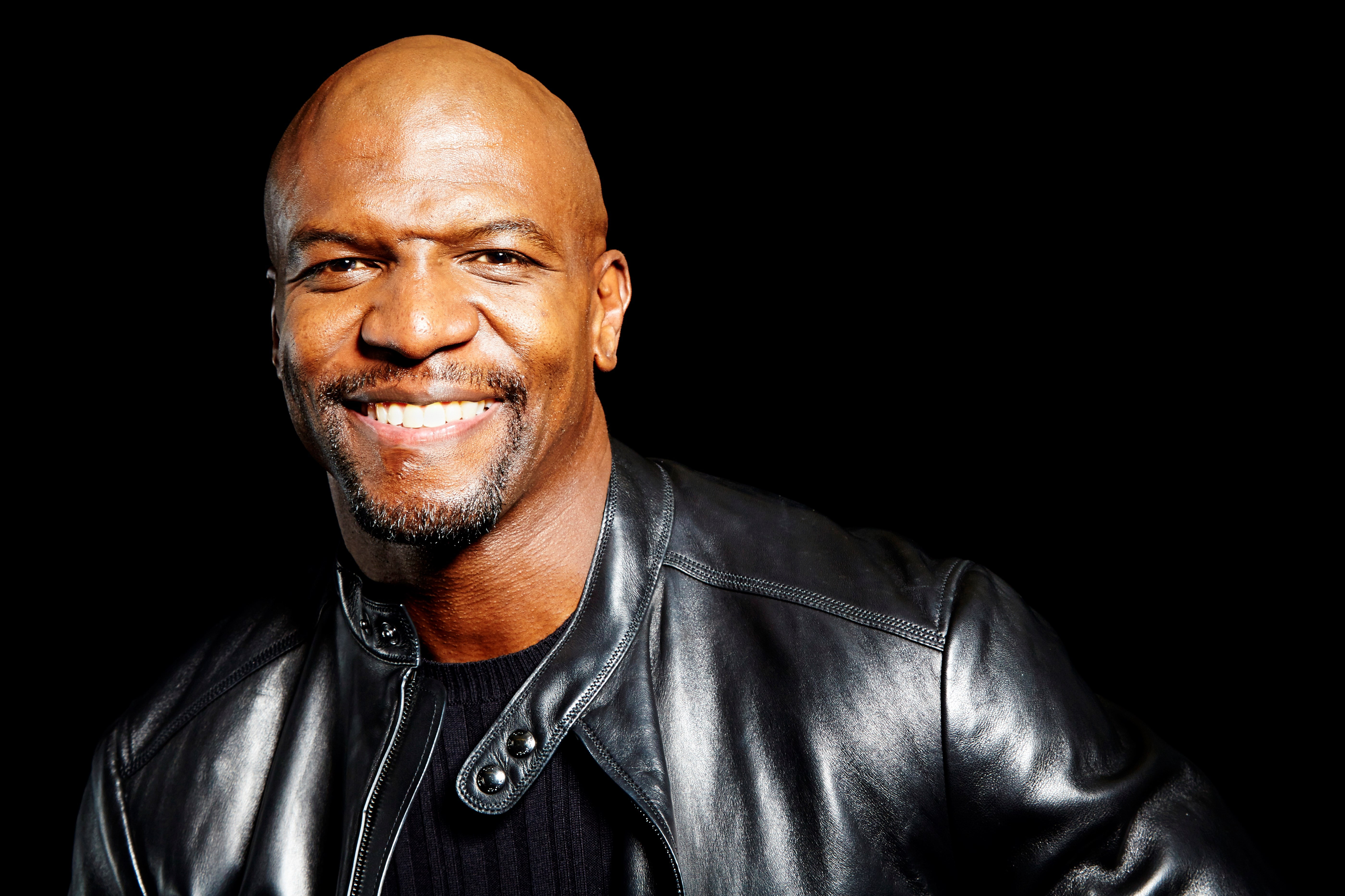 men, smiling, shaved head, front view, indoors, completely bald, 5K, black background, casual clothing, mid adult, terry crews, portrait, mature men, mature adult, HD Wallpaper