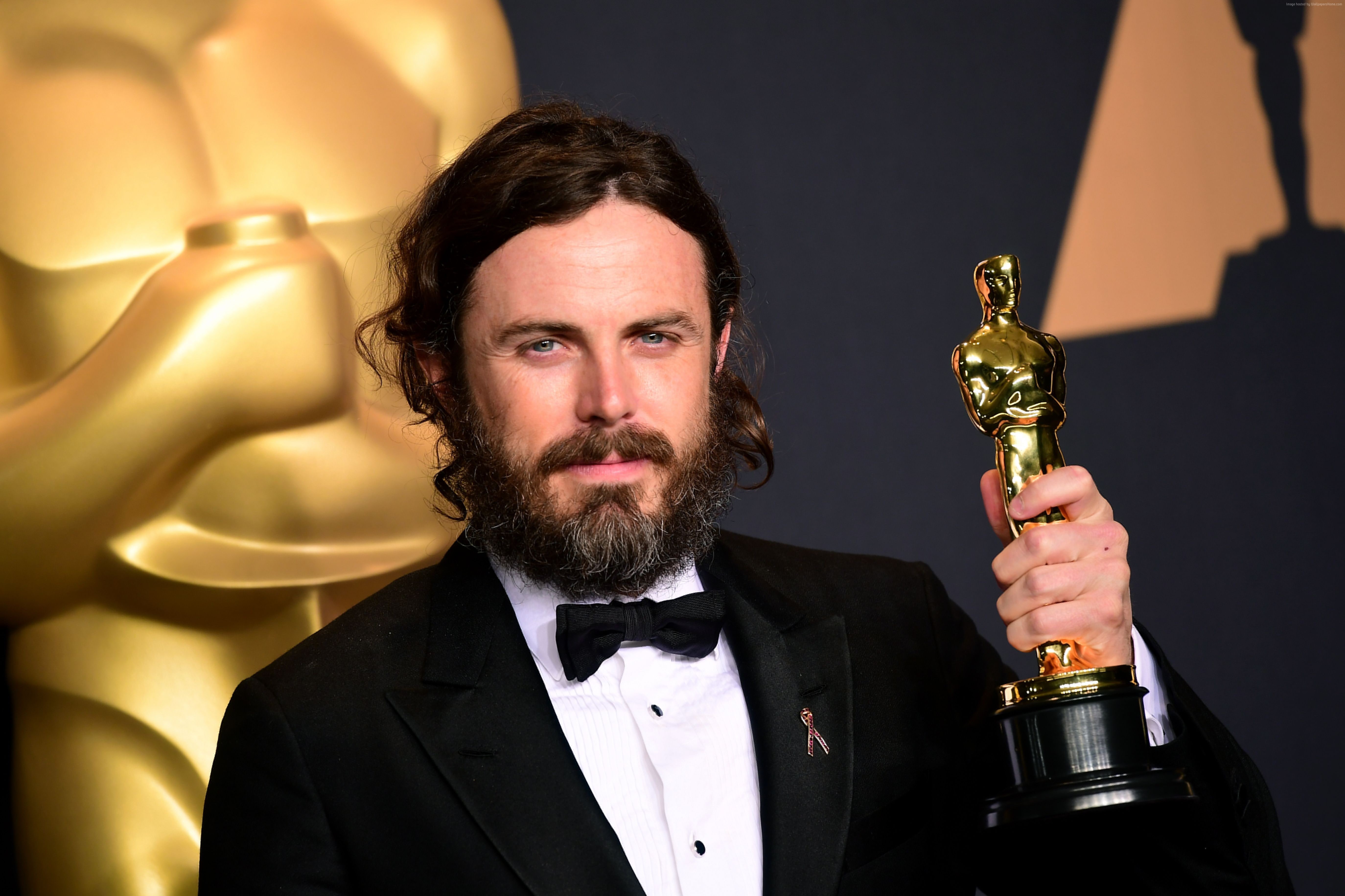4k, portrait, award, bow tie, headshot, holding, one person, beard, photo, men, Casey Affleck, adult, standing, facial hair, front view, indoors, well-dressed, HD Wallpaper