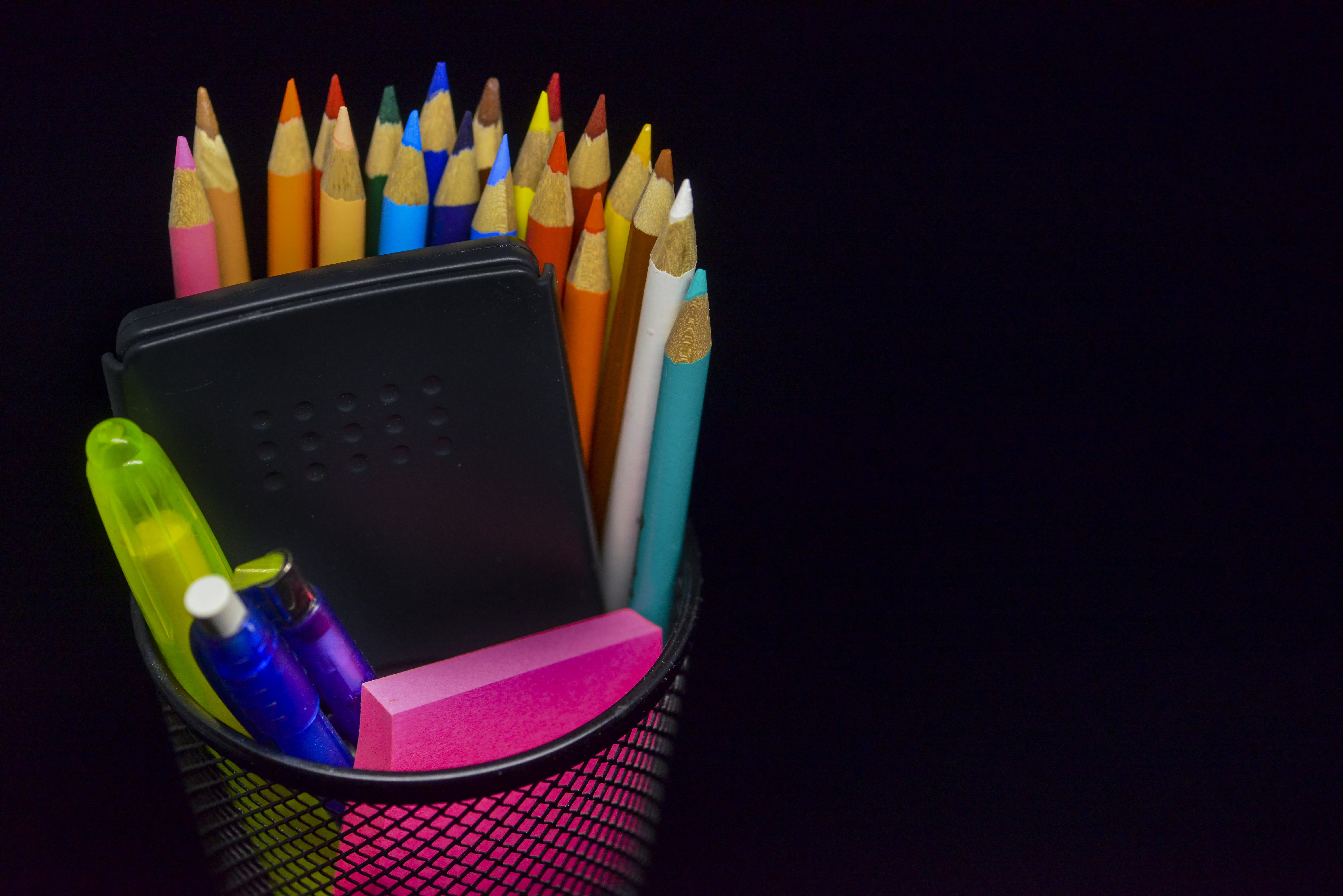 student, pen, studio shot, university, school supplies, copy space, office supply, close-up, note pad, rack, school, business, colored pencil, chalkboard, HD Wallpaper