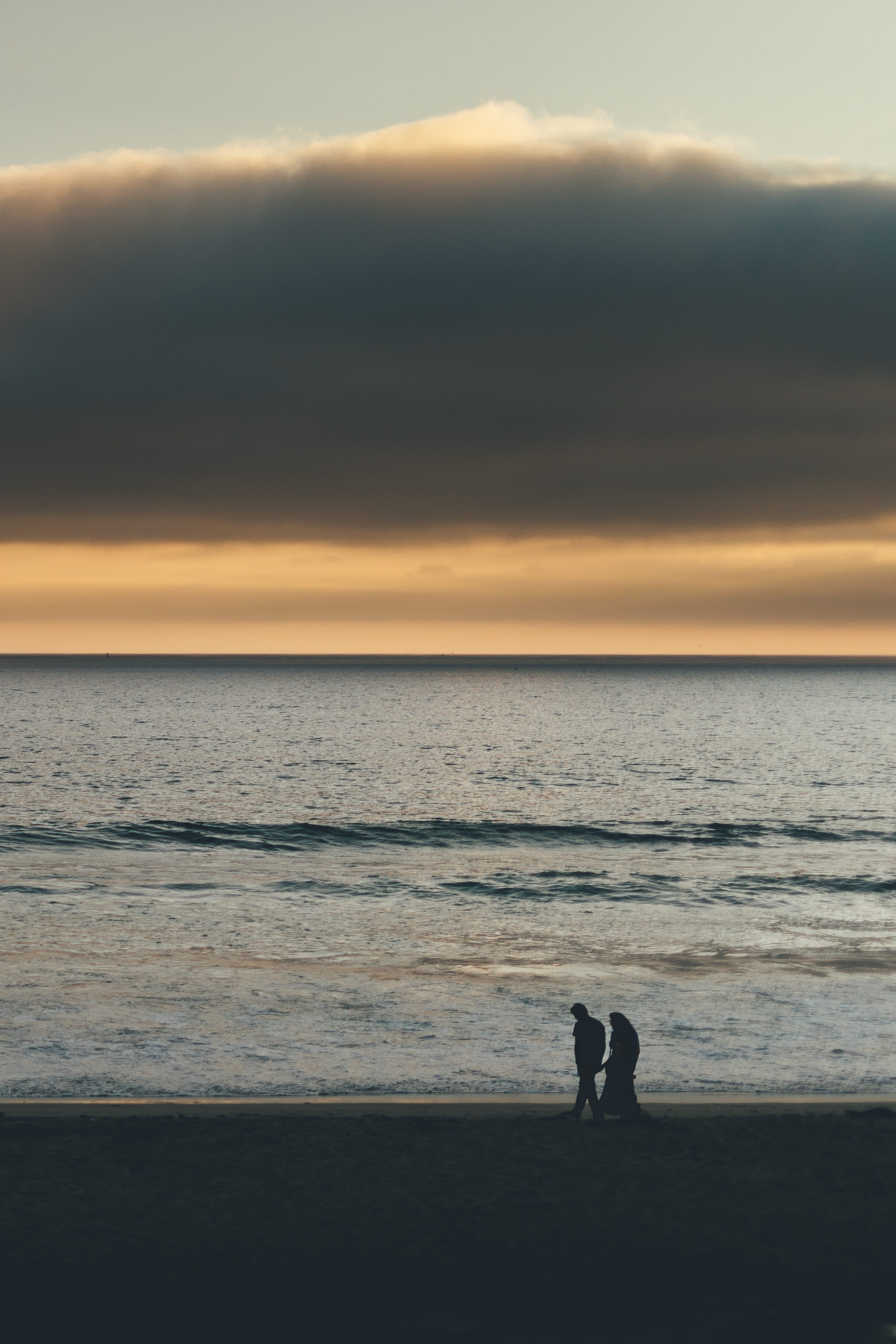 dusk, man, tranquility, scenics - nature, sea, human, person, 4K, california coast, outdoors, pacific ocean, coast, arms raised, silhouette, half moon bay, Phone HD Wallpaper