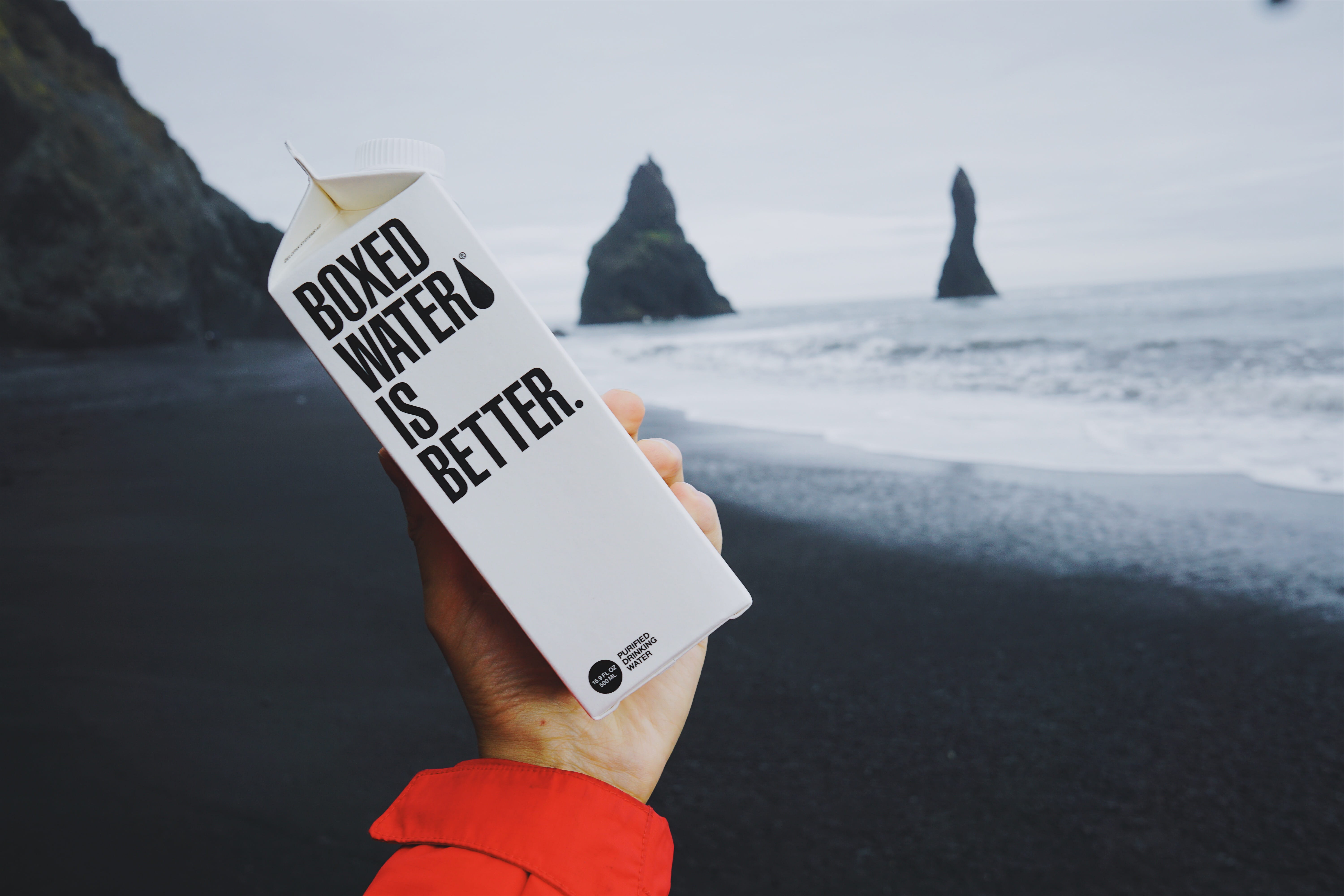 lifestyles, 5K, person, sea, outdoors, icelandic, personal perspective, hand, focus on foreground, scenics - nature, one person, holding, water, front, HD Wallpaper