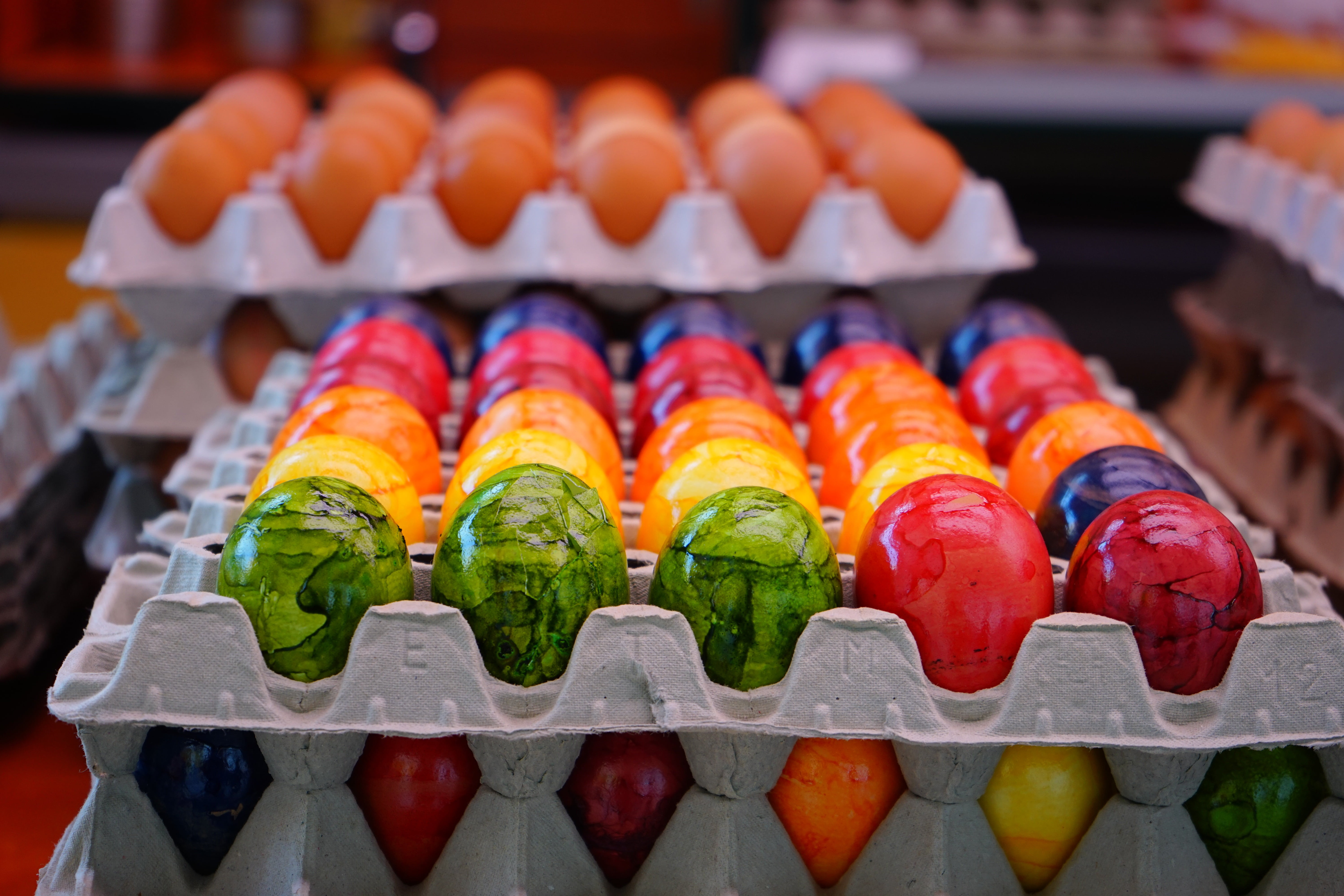vibrant color, indoors, cooked, sweet food, egg, still life, no people, close-up, multi colored, freshness, beautiful, egg carton, hartgekocht, arrangement, HD Wallpaper