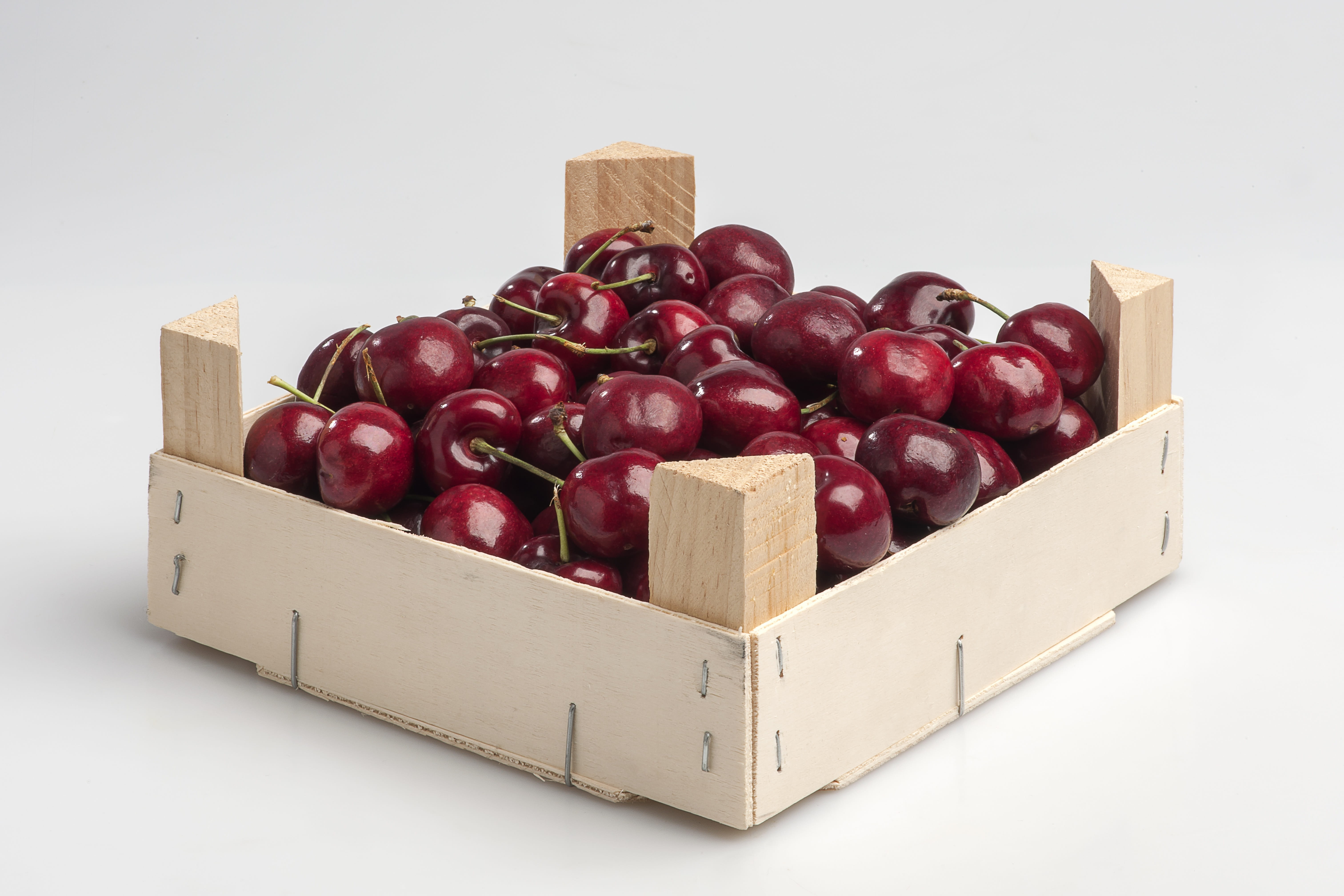 studio shot, box, cut out, large group of objects, freshness, snack, no people, food and drink, box - container, still life, indoors, fruit, wood, ripe, HD Wallpaper