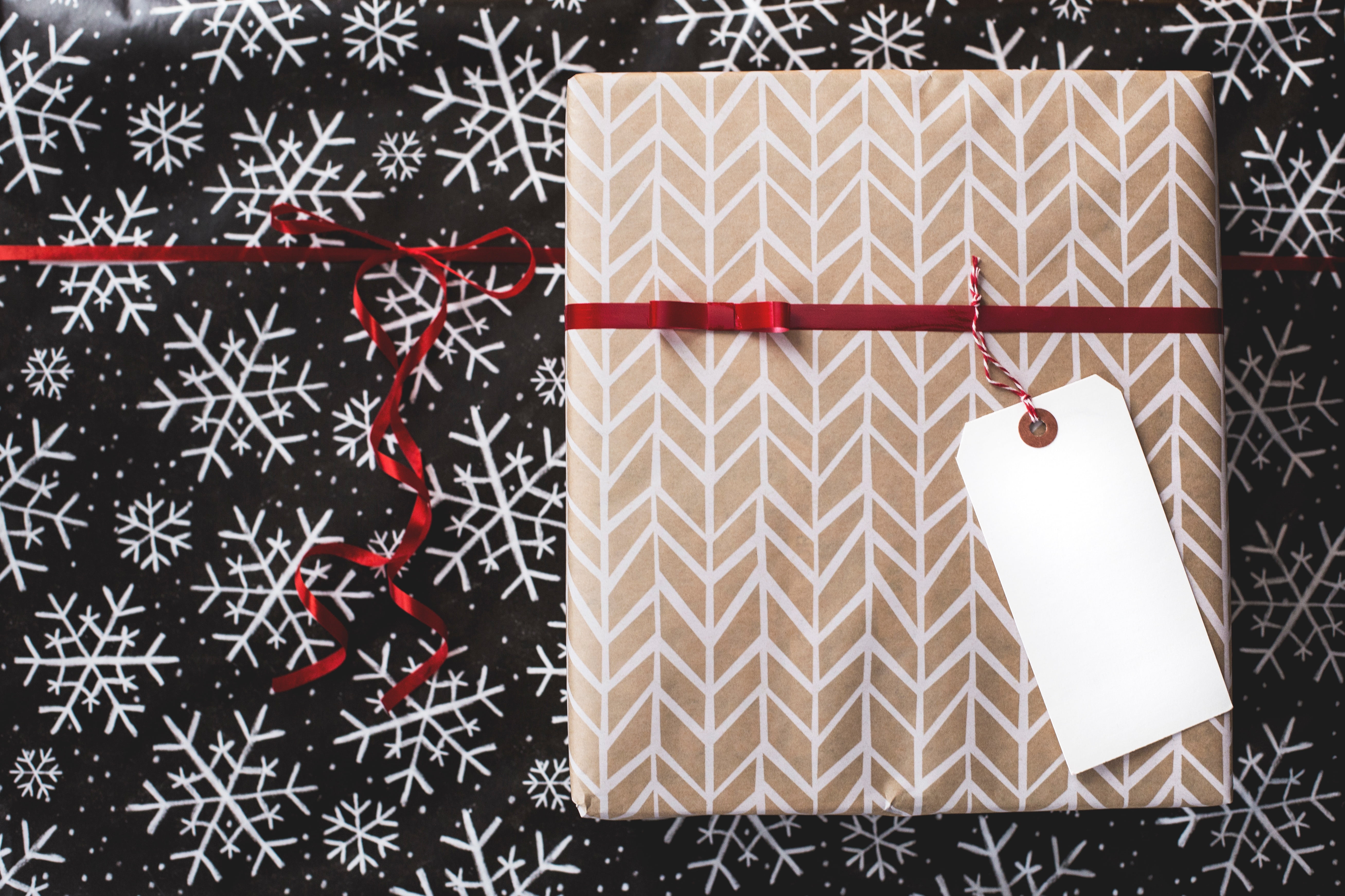 holiday, christmas, ribbon, snowflake, gift, shape, wrap, pattern, white color, design, close-up, tag, white, christmas tree, box, directly above, indoors, HD Wallpaper