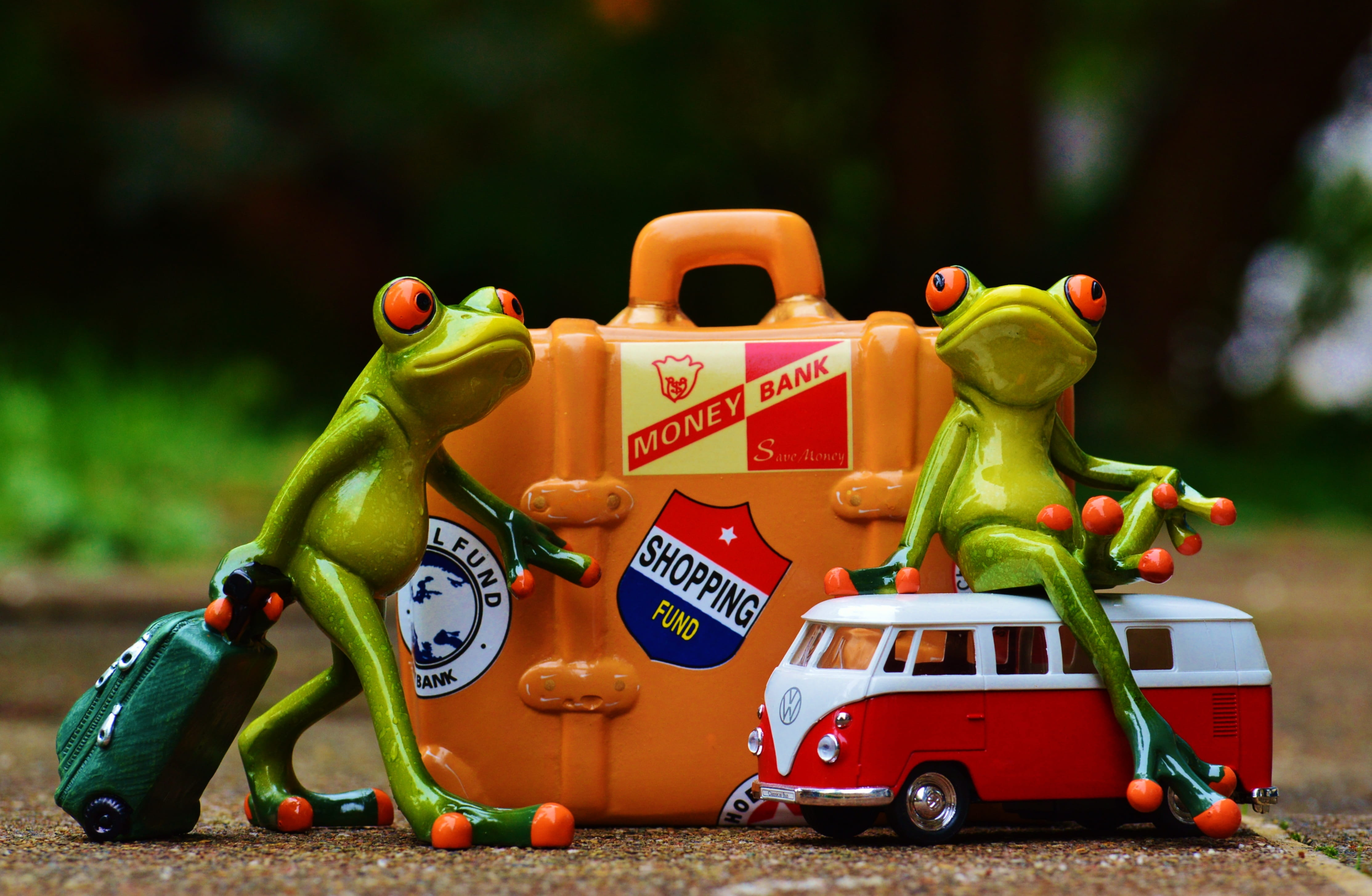 human representation, Fun, still life, on the go, go away, animal, vw, outdoors, volkswagen, transportation, cute, holdall, frogs, no people, 4K, text, HD Wallpaper