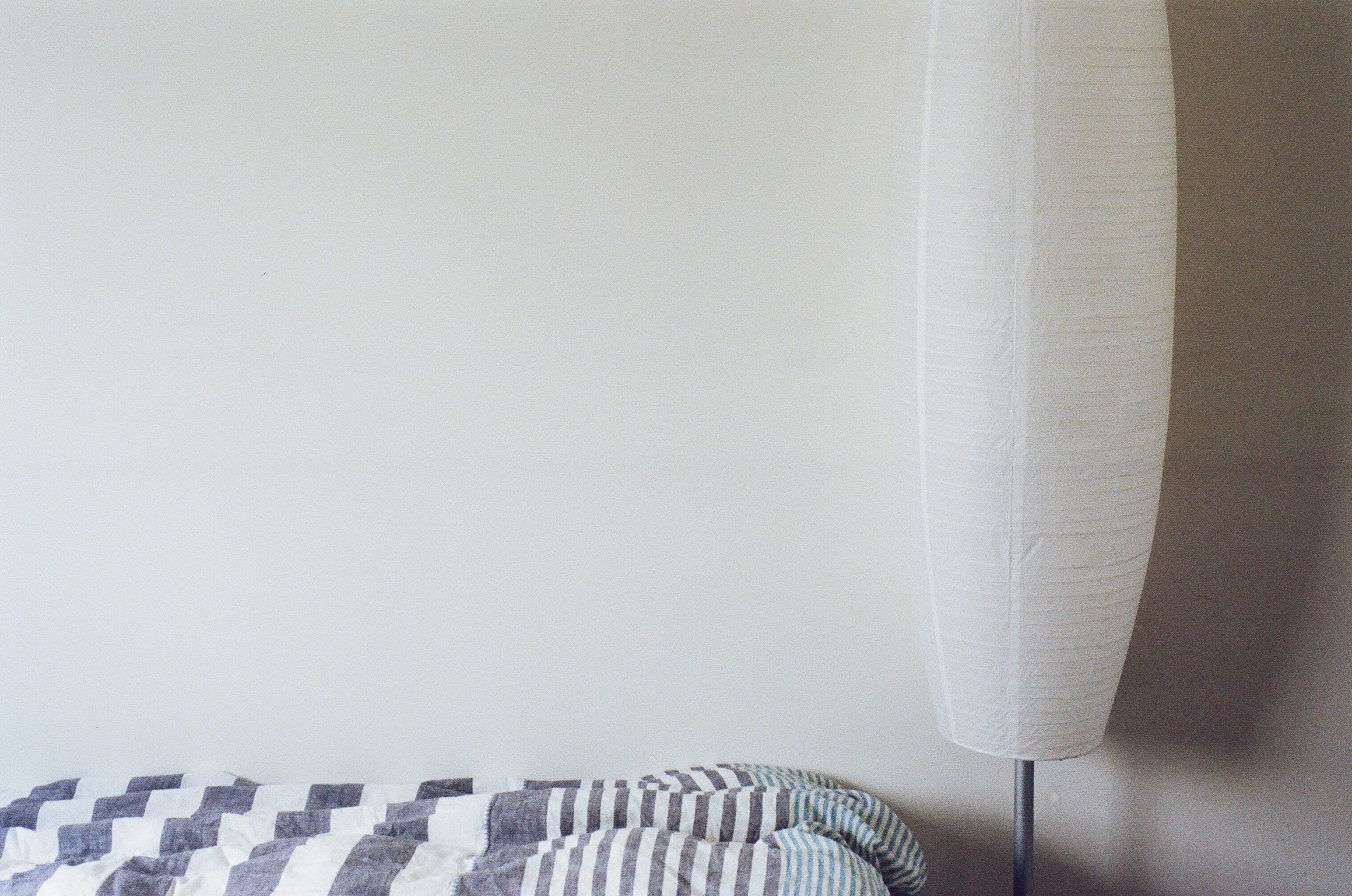 wall - building feature, flooring, sofa, copy space, wall, close-up, 2K, indoors, no people, white color, pattern, light, domestic room, bed, curtain, HD Wallpaper