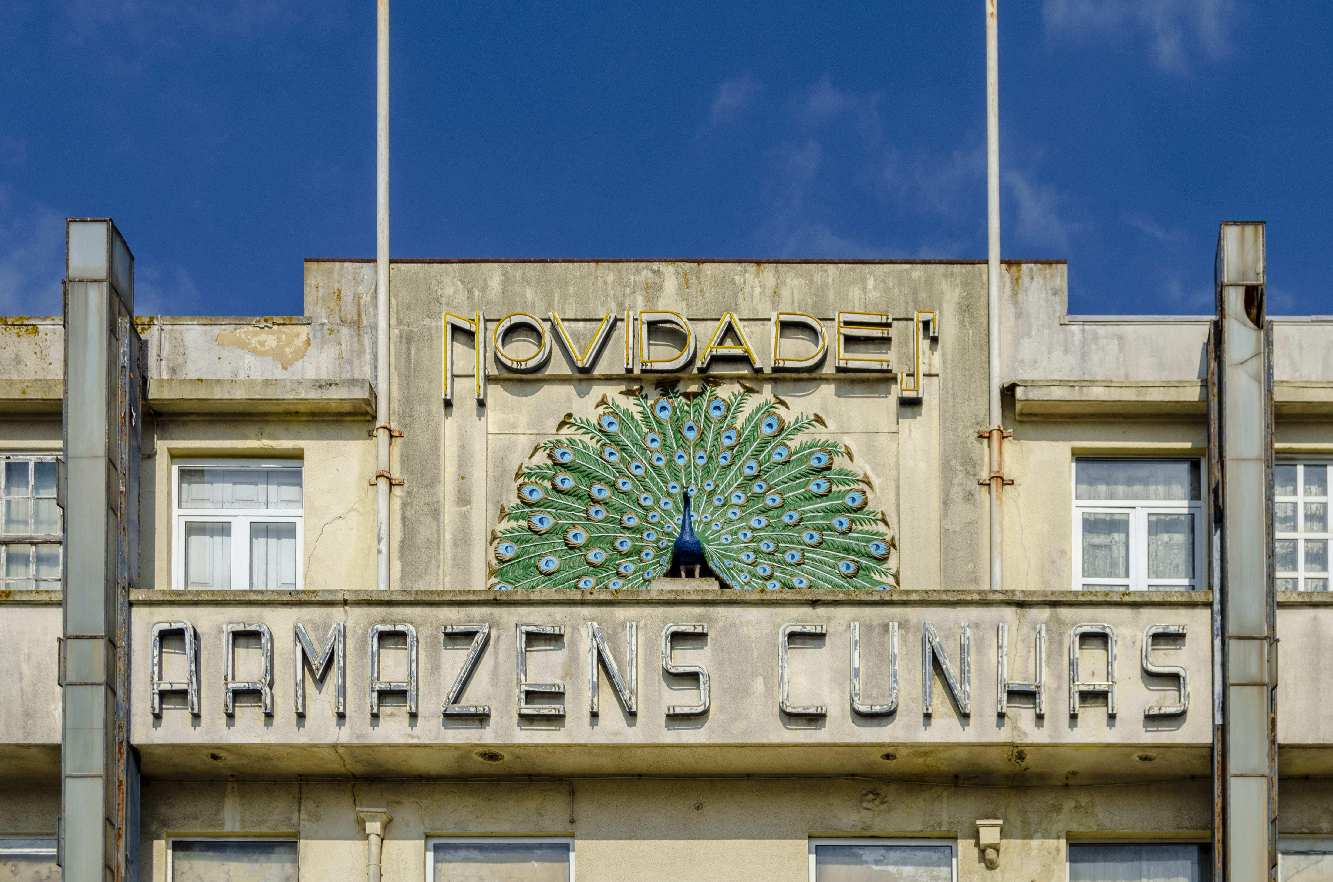 concrete, building exterior, symbol, window, outdoors, architecture, sign, nature, vintage, porto, low angle view, convention center, cloud - sky, western script, HD Wallpaper