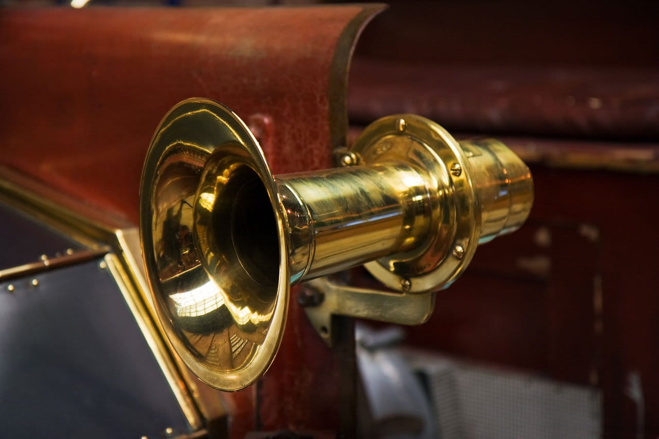 wind instrument, musical instrument, Car, the past, history, Old, single object, gold colored, trumpet, classical music, music, Metal, arts culture and entertainment, HD Wallpaper