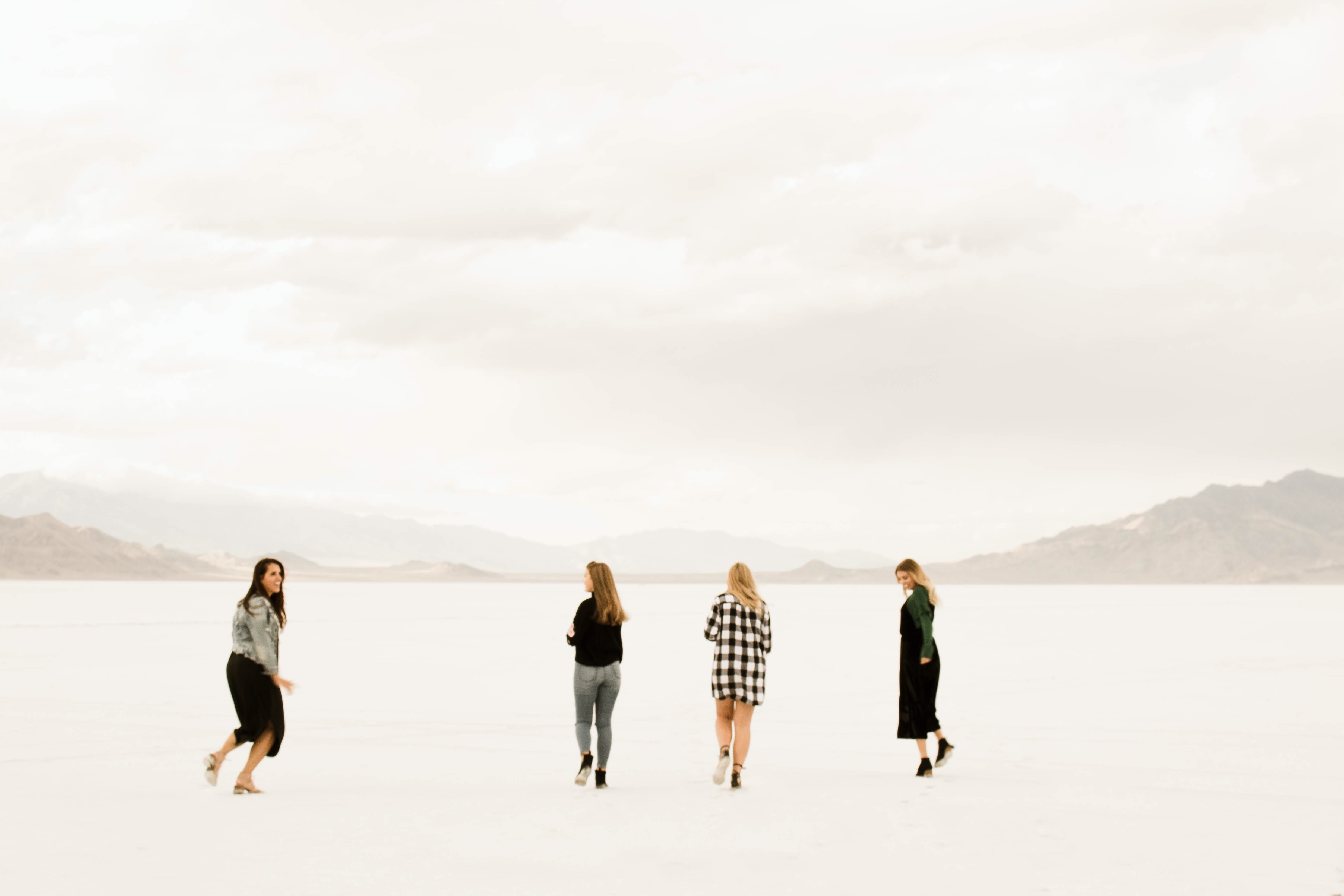 leisure activity, season, adult, winter, sky, 4K, woman, day, cloud - sky, standing, young women, group of people, togetherness, water, four, rear view, HD Wallpaper