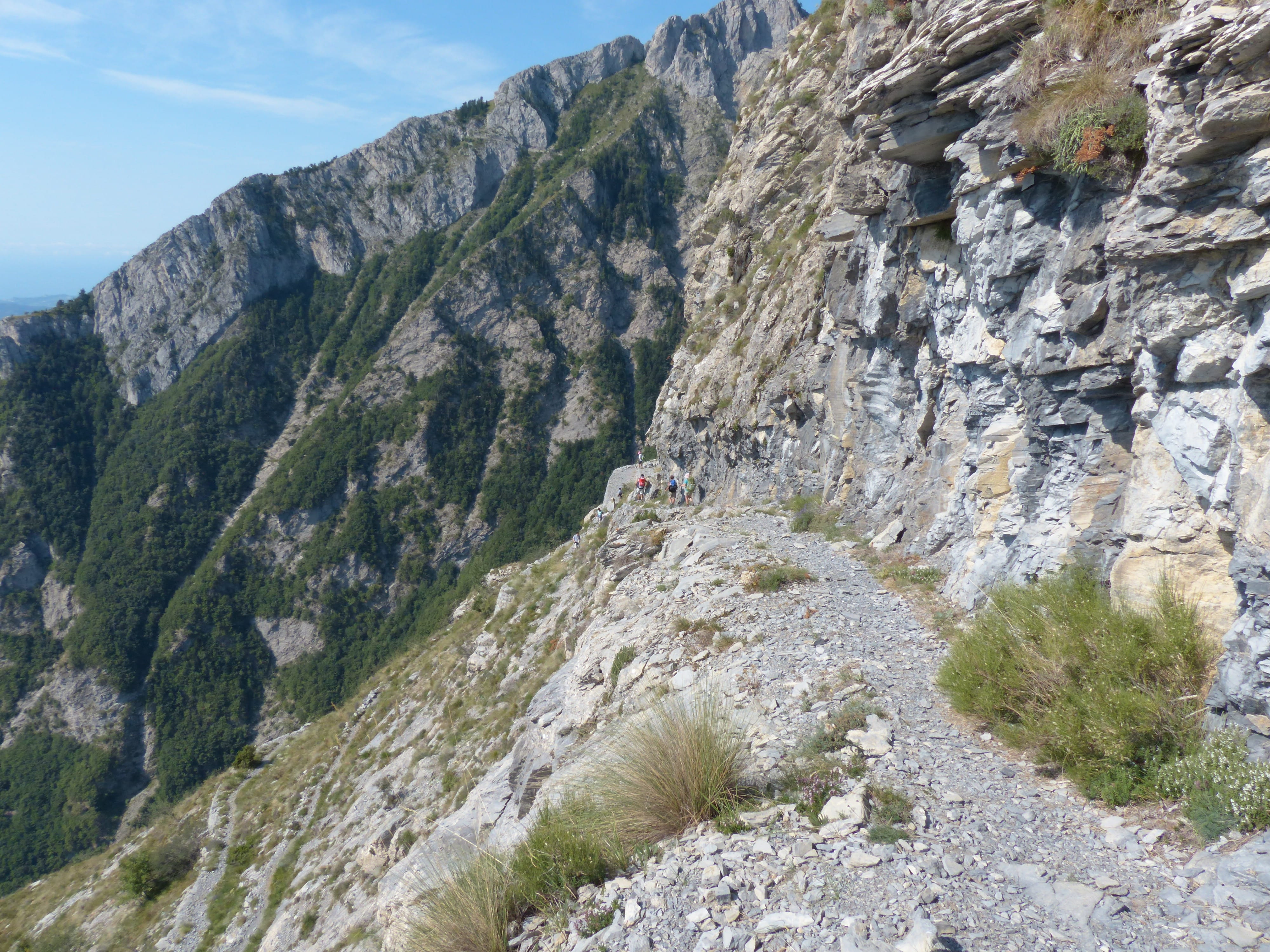 day, 4K, cliff, nature, europe, sentiero degli alpini, grande traversata delle alpi, mountain range, outdoors, steep, geology, eroded, river, formation, HD Wallpaper