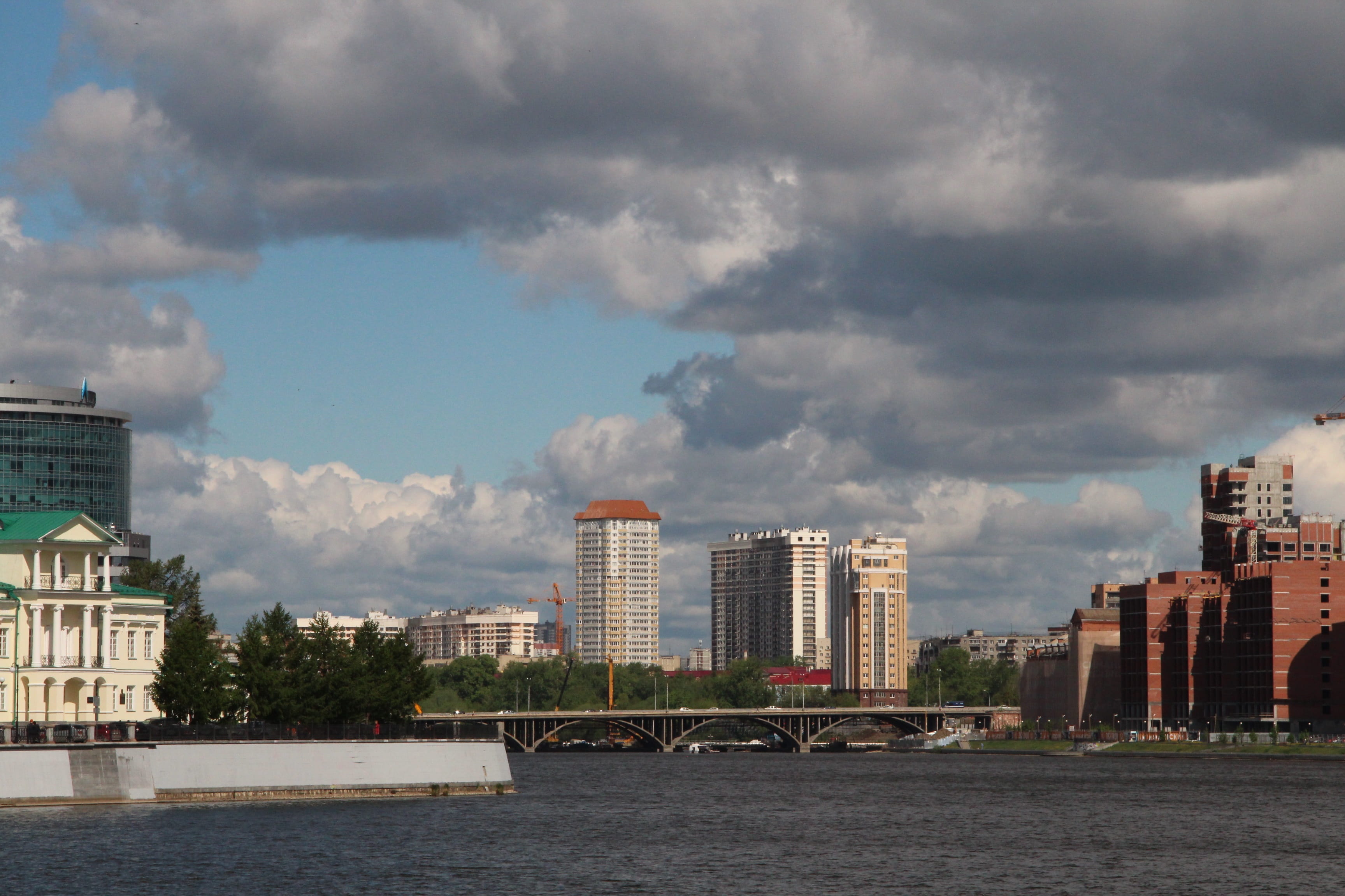 building, outdoors, modern, 2K, city, cityscape, built structure, panamera, nature, water, weather, cloud - sky, no people, plotinka, dam, building exterior, HD Wallpaper