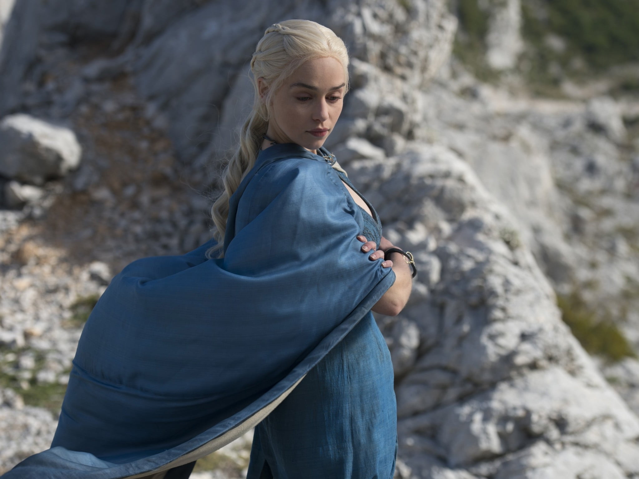 beautiful woman, focus on foreground, rock, Game of thrones, day, daenerys targaryen, young women, lifestyles, real people, three quarter length, blue, HD Wallpaper