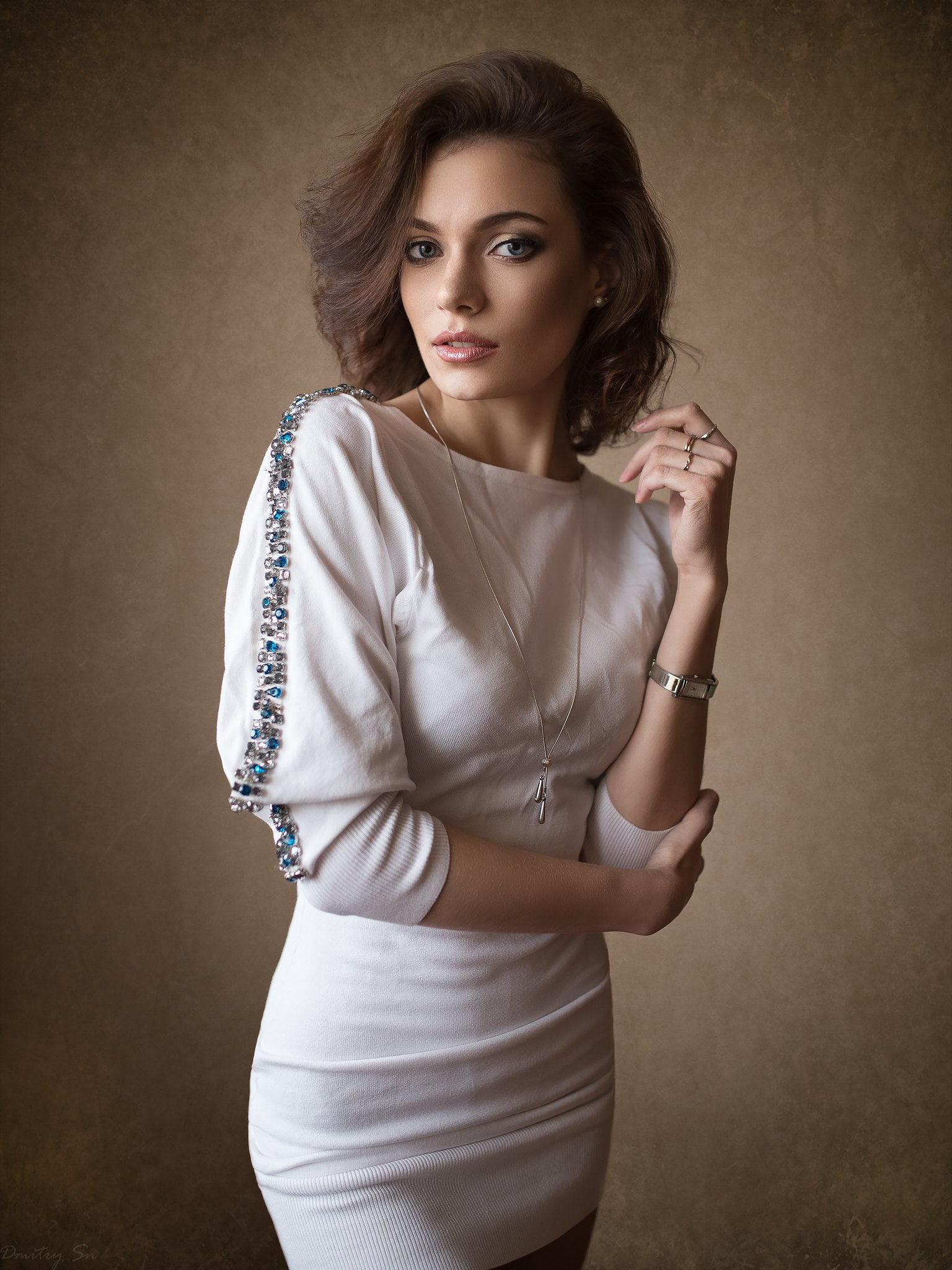 one person, beauty, hairstyle, adult, women, Dmitry Shulgin, brown hair, model, 1080P, fashion, elegance, beautiful woman, beautiful people, hair, indoors, Phone HD Wallpaper
