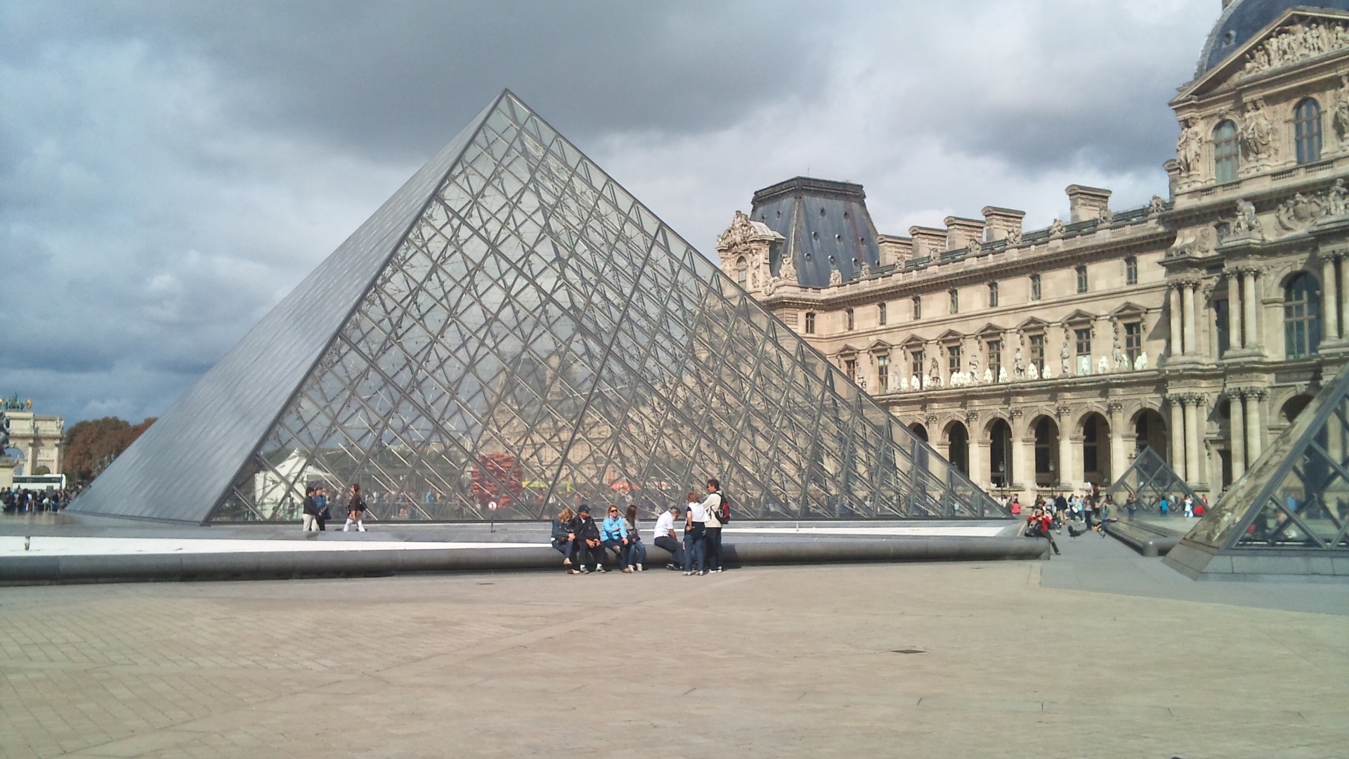 real people, attraction, culture, city, european, architecture, day, museum, group of people, historic, famous, french, the past, nature, building exterior, HD Wallpaper