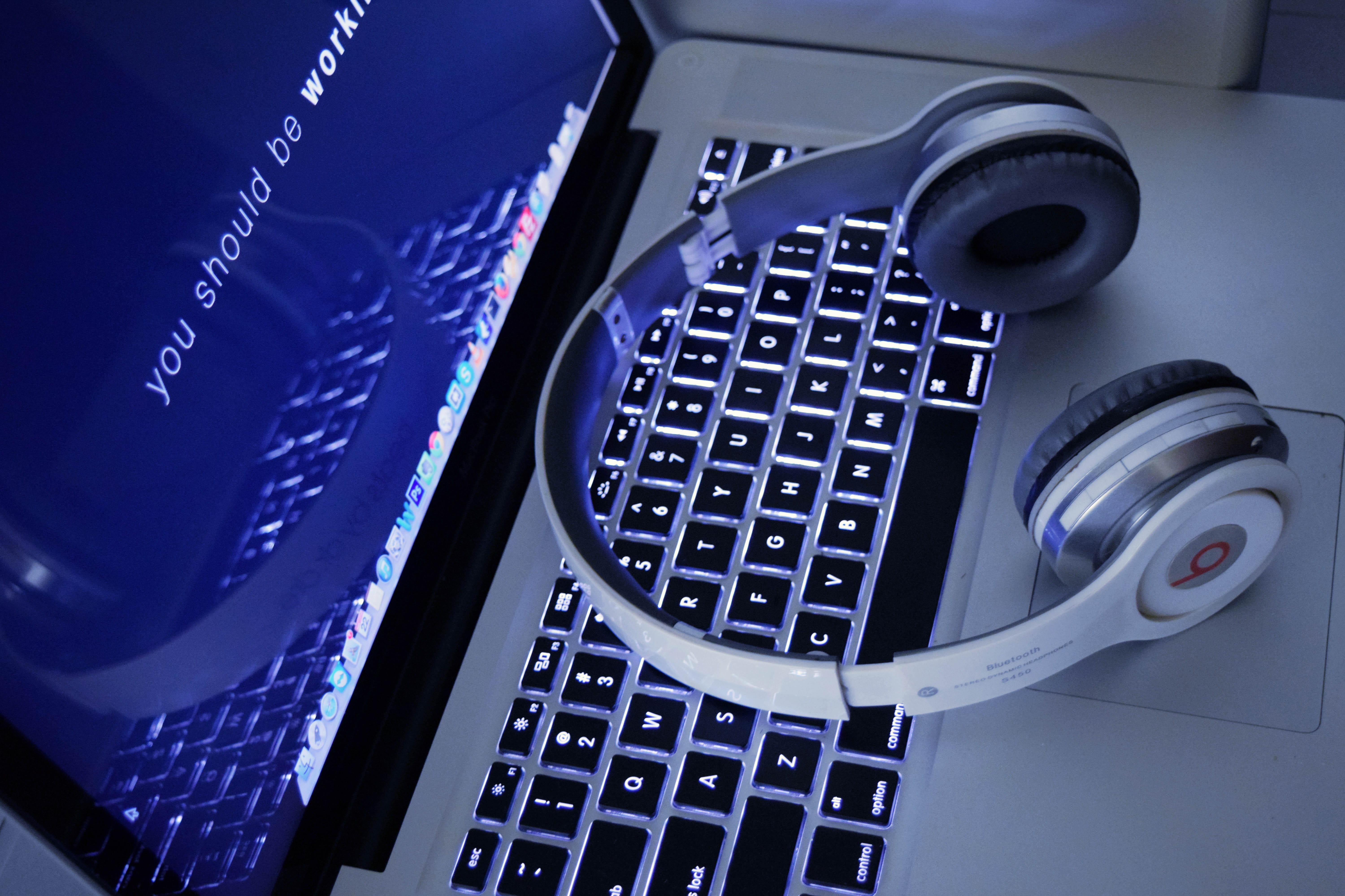 digital, 5K, laptop, macbook, data, computer crime, no people, business, computer keyboard, technology, computer key, text, wireless technology, beats, HD Wallpaper