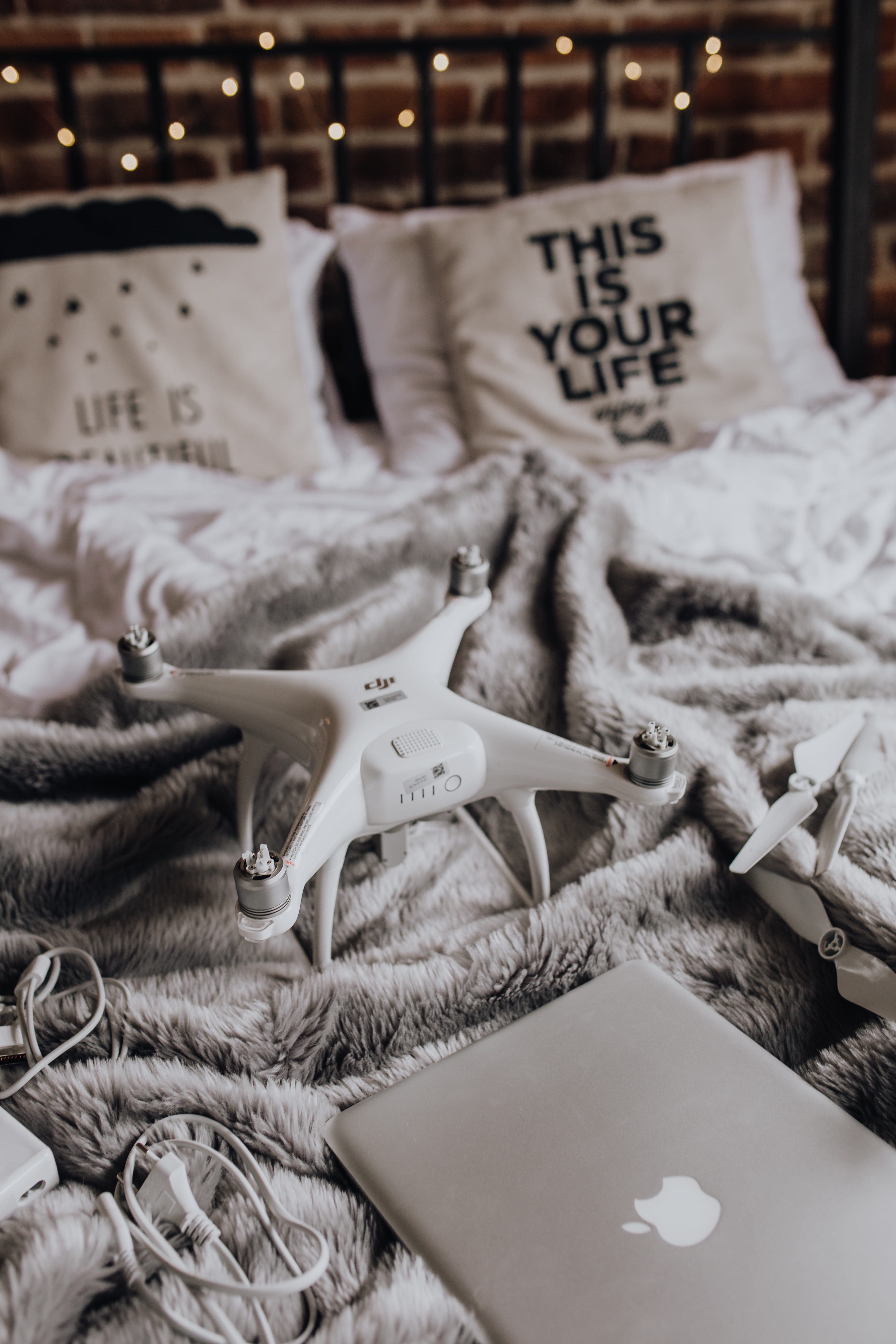accessories, focus on foreground, textile, human body part, fashion, bedroom, indoors, lie, phantom 4, real people, still life, macbook, low section, photographer, Phone HD Wallpaper
