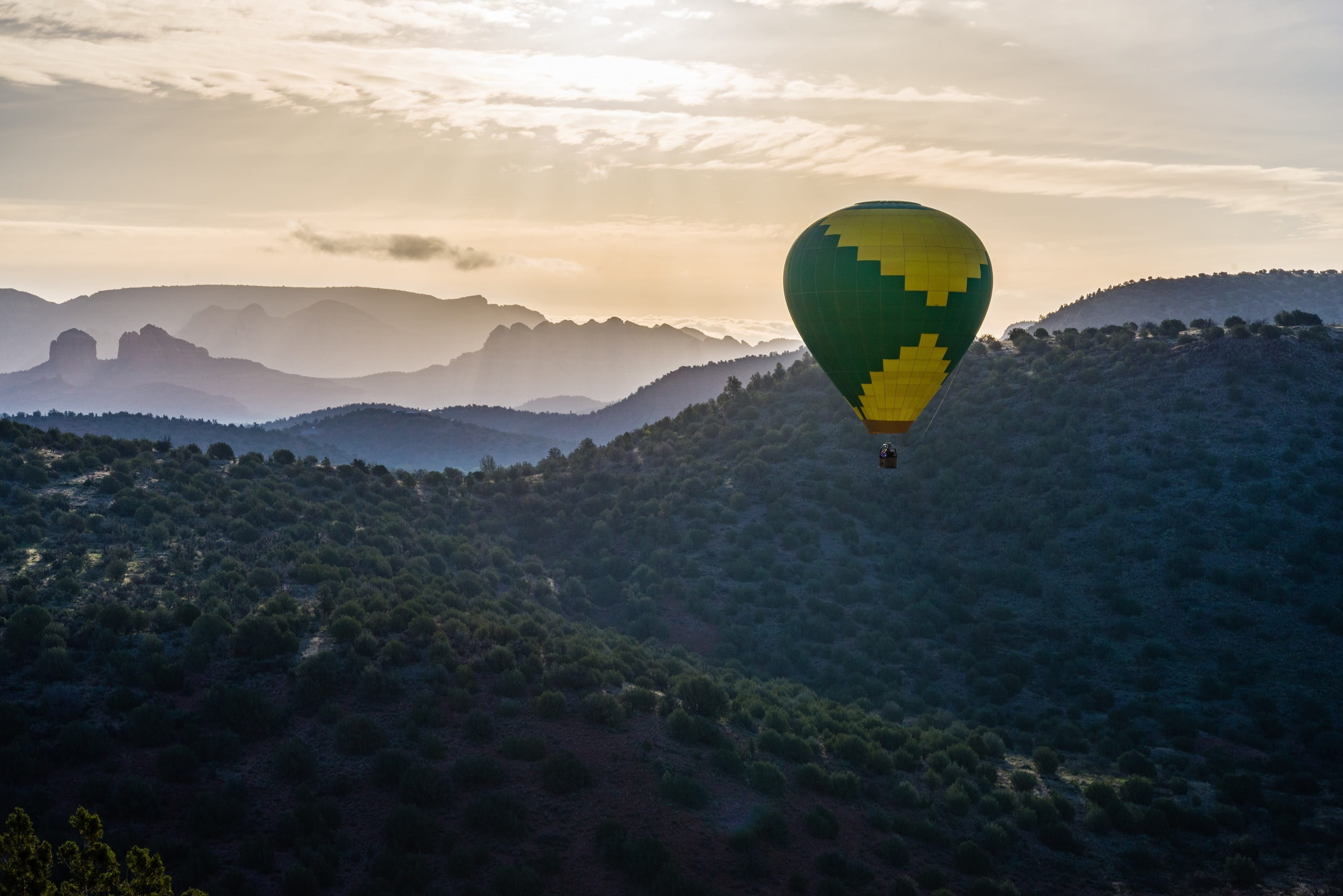 outdoors, hot air, usa, tranquility, fresh, mountain range, beauty in nature, landscape, scenic, cloud - sky, balloon, tree, recreation, dom, flying, tranquil scene, HD Wallpaper