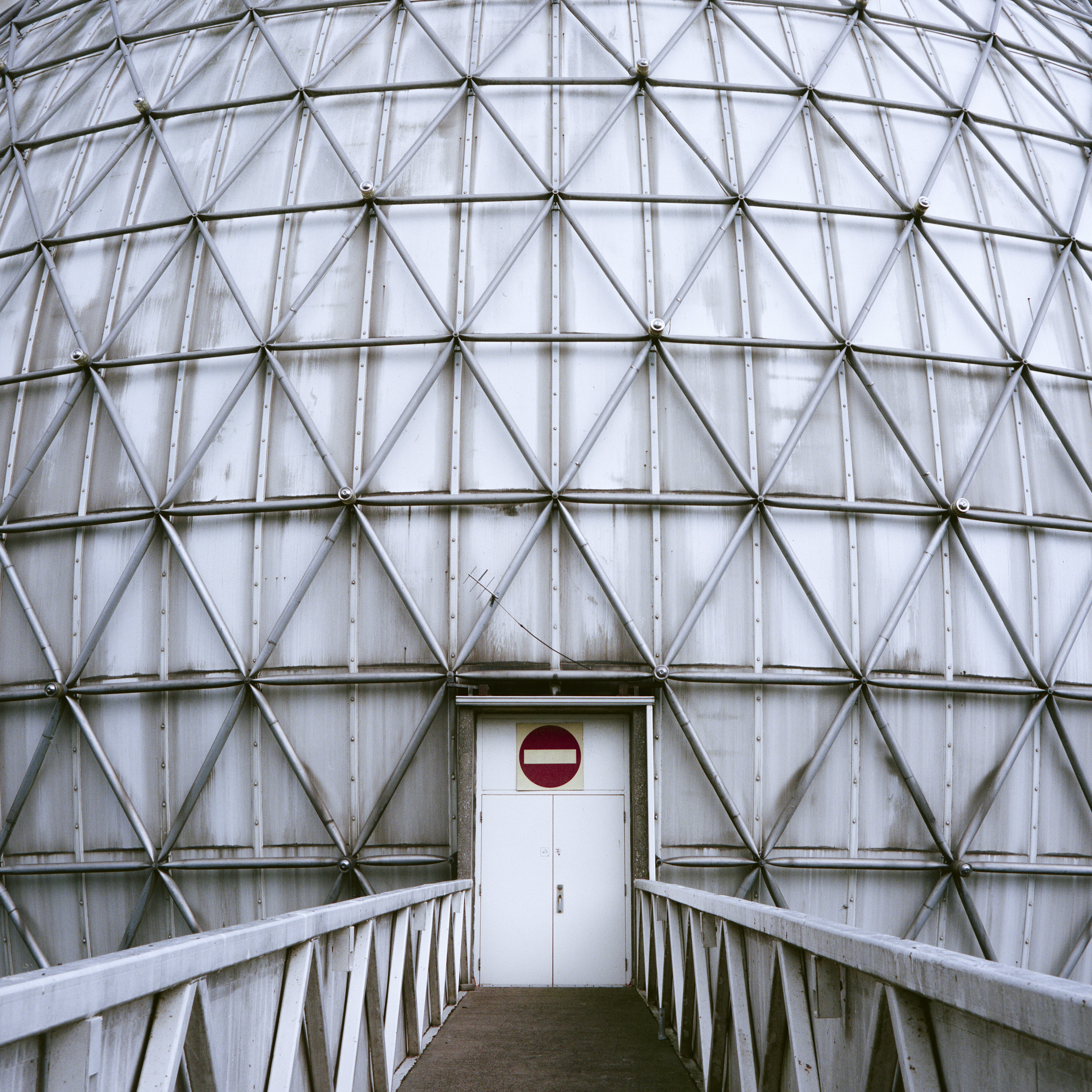 canada, railing, day, acrchitechture, shape, sign, building, red, dome, outdoors, geometric shape, architecture, geometric, connection, no people, industrial, Phone HD Wallpaper