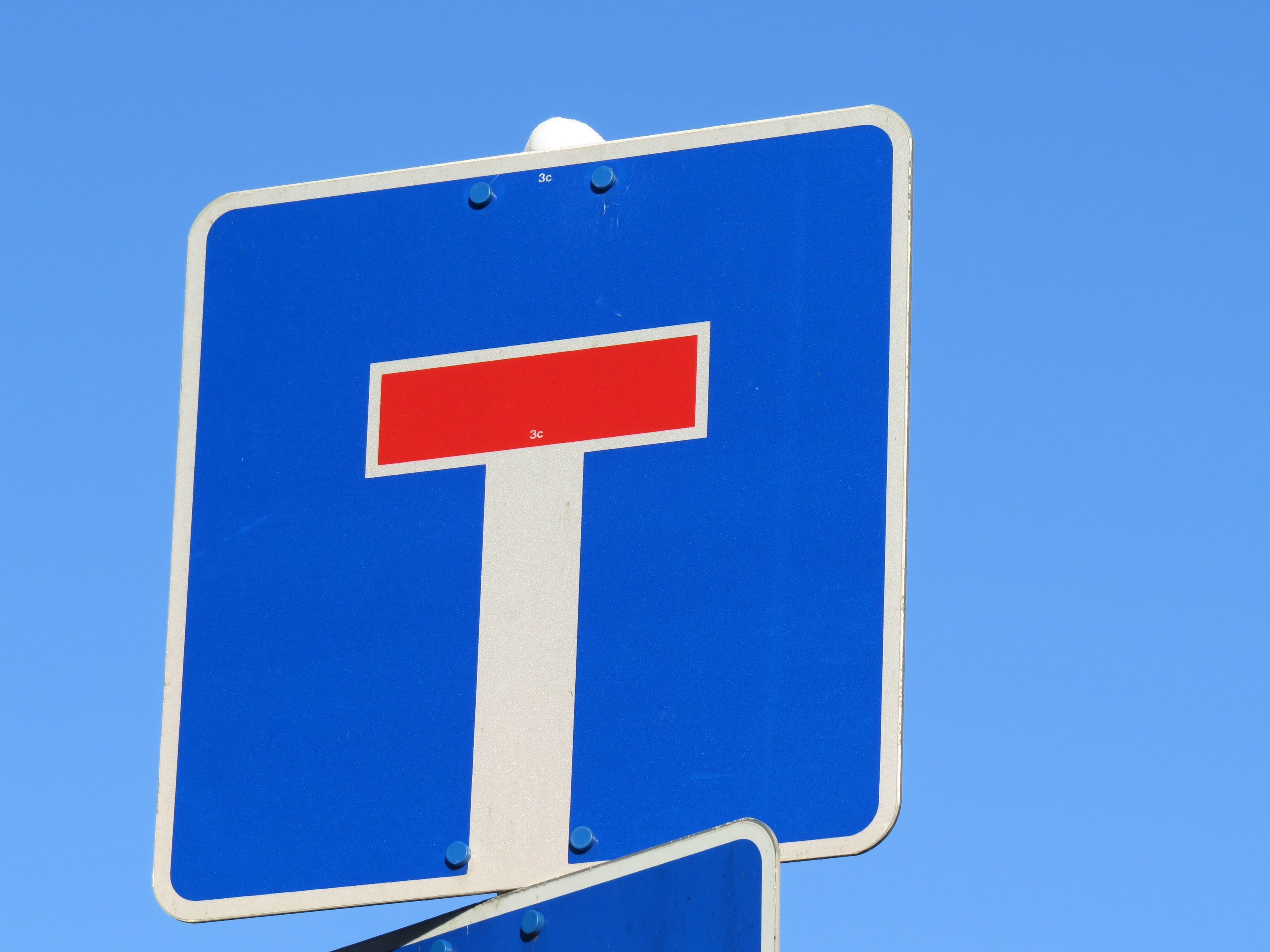 symbol, close-up, traffic, 4K, nature, white color, sign, no people, blue background, blue, low angle view, communication, sky, transportation, red, signs, HD Wallpaper