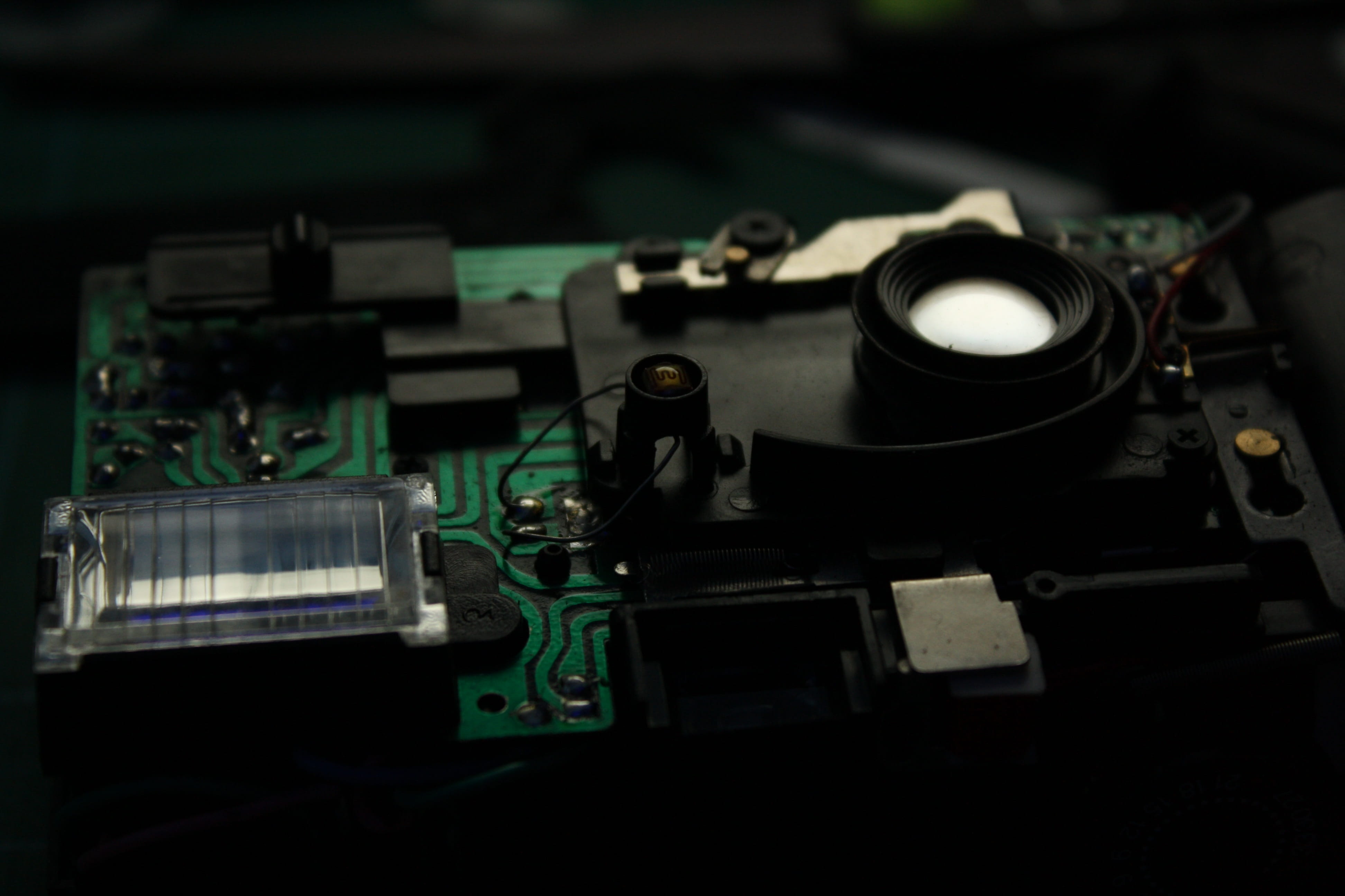 electronics industry, electrical equipment, resistance, computer chip, circuit board, mixing, complexity, computer, connection, camera, disruption, studio shot, HD Wallpaper