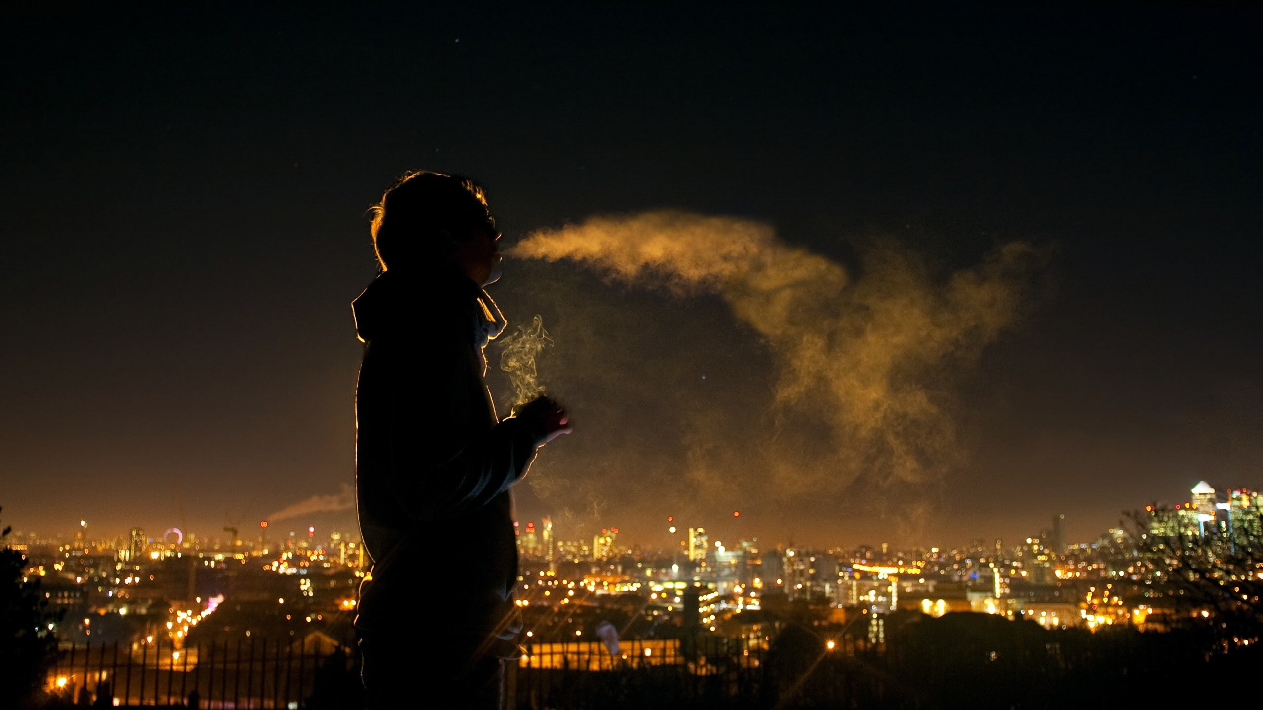 cigarret, men, smoke, people, 2K, night, sillhouette, smoking, HD Wallpaper