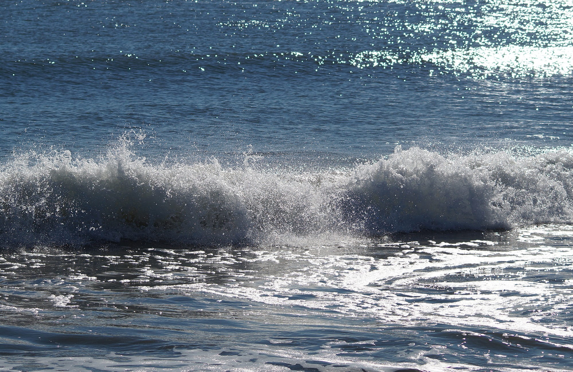 nature, sport, rippled, island, coast, foam, waterfront, power, crashing, beauty in nature, aquatic sport, wave, Beach, outdoors, shore, sea, summer, 1080P, HD Wallpaper