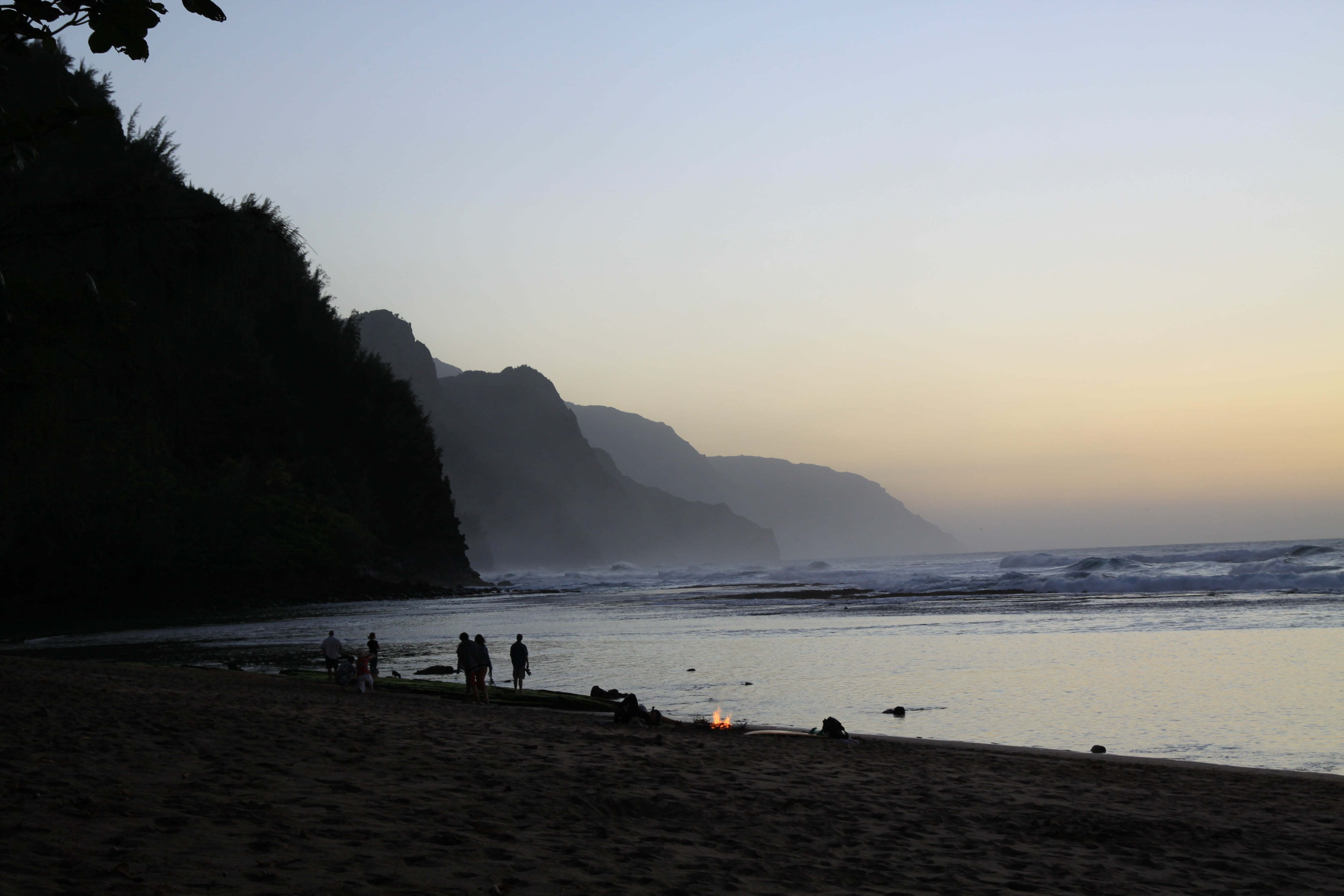 hawaii, silhouette, sky, sea, scenics - nature, 4K, sand, trip, napali, outdoors, nature, kee, mountain, people, sunset, coast, vacations, kauai, tranquility, HD Wallpaper