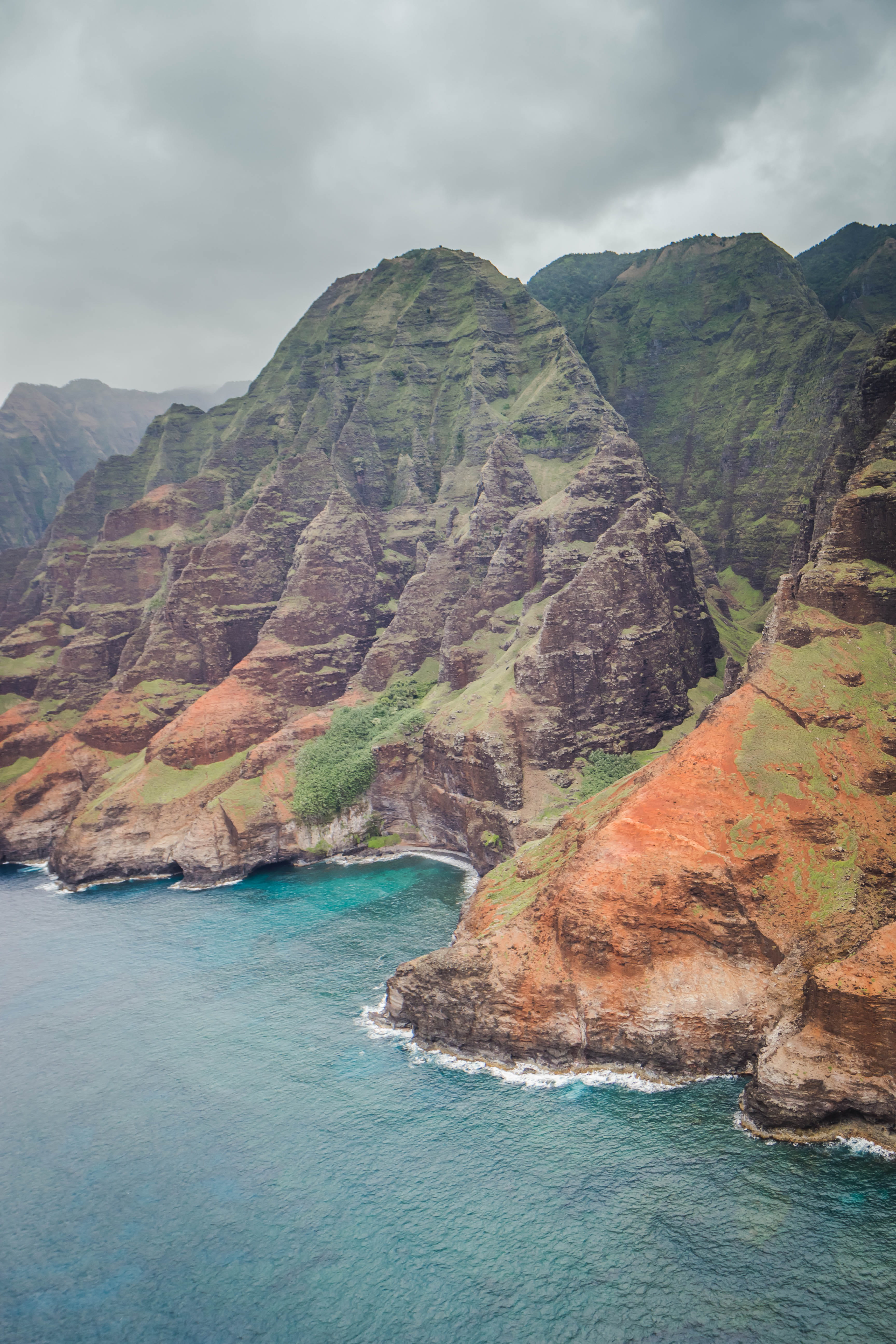beauty in nature, solid, kauai, 5K, scenics - nature, rock formation, sea, water, no people, coastline, non-urban scene, sky, rock - object, mountain, Phone HD Wallpaper