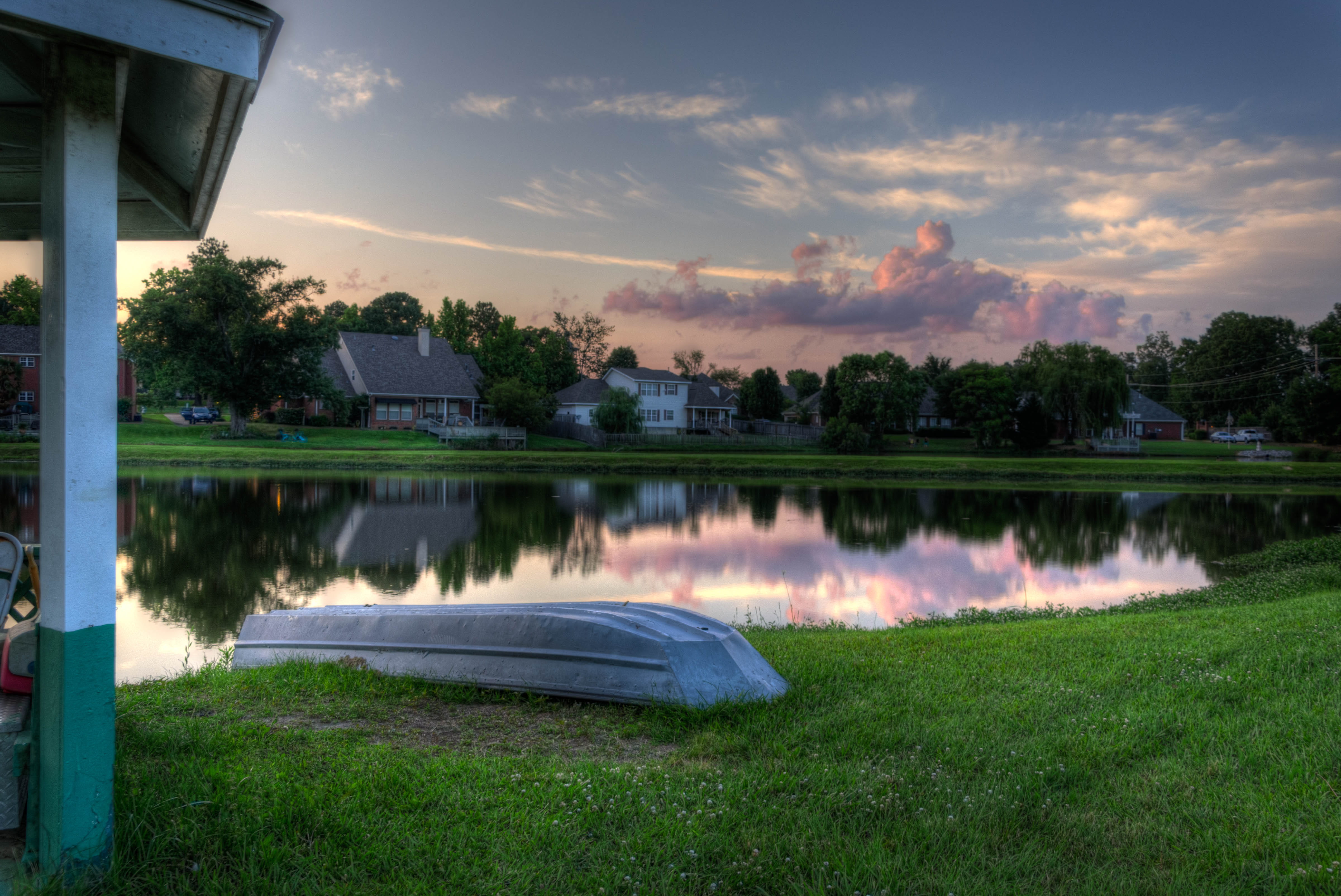 building, grass, beside, 4K, upside, tranquility, cloud, beauty in nature, lake, architecture, nature, sunset, tranquil scene, building exterior, jon, HD Wallpaper
