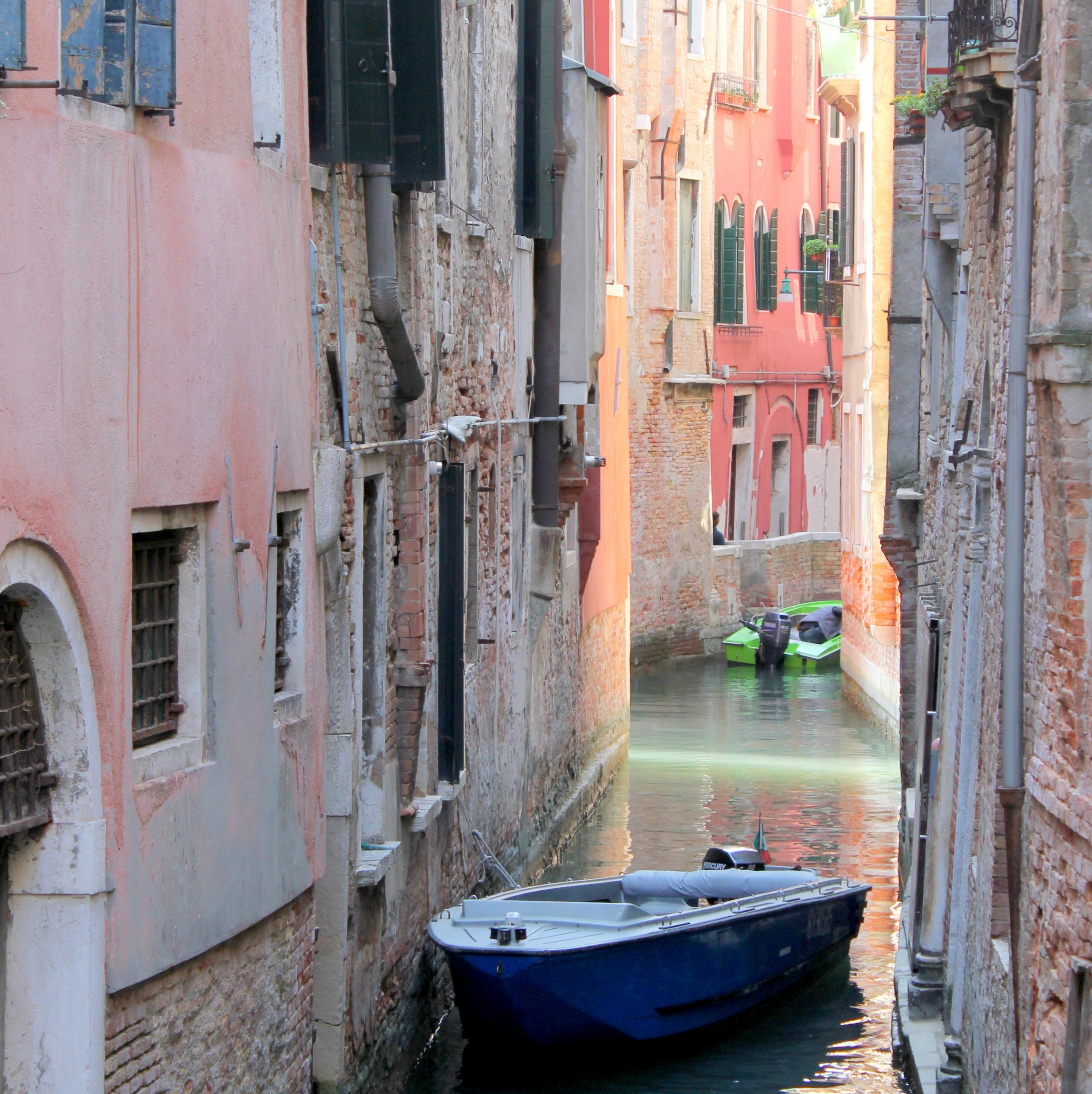 venezia, buildings, nautical vessel, no people, residential district, building exterior, water, travel, city, outdoors, day, window, nature, building, mode of transportation, Phone HD Wallpaper
