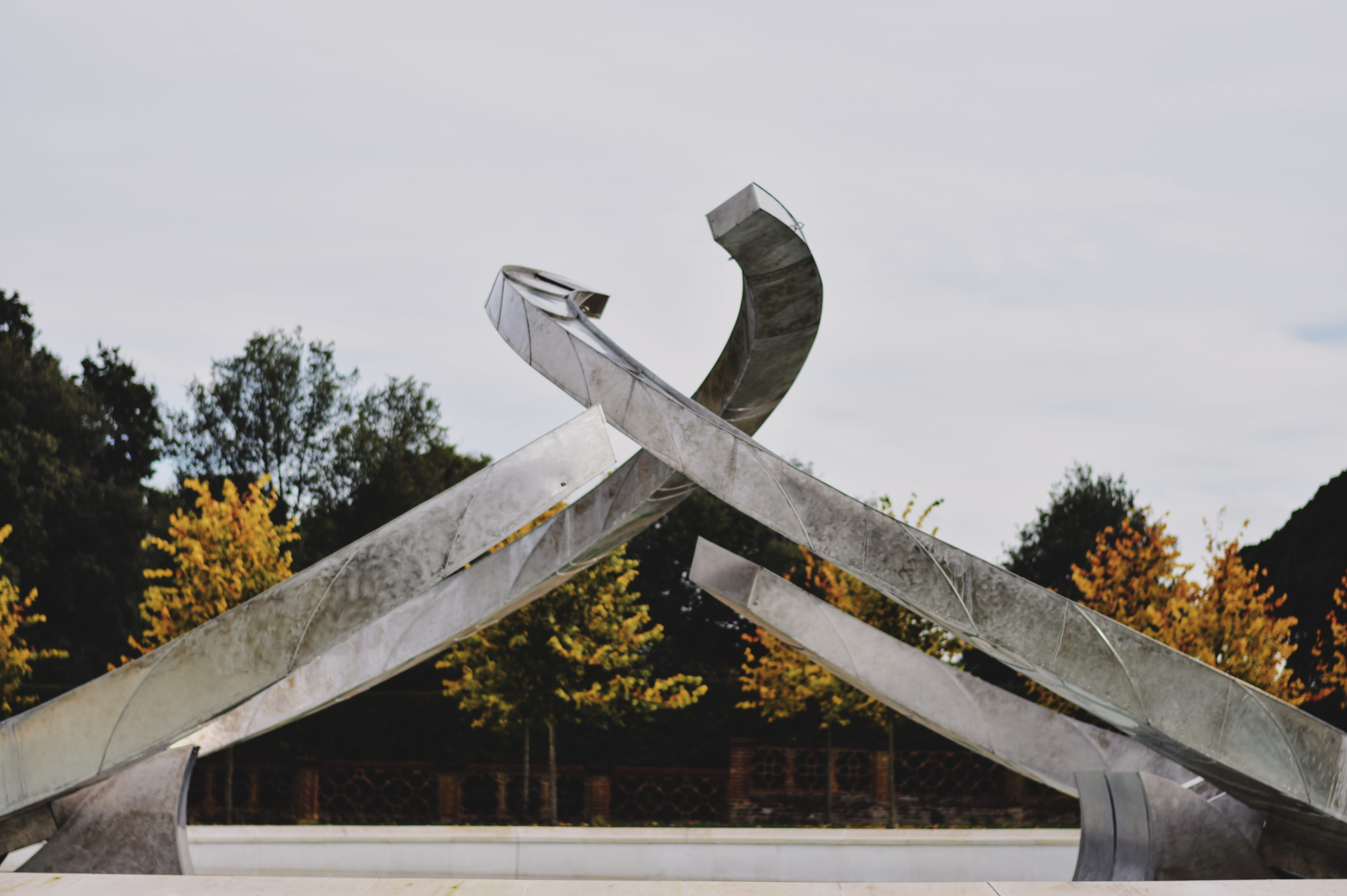day, tree, park - man made space, park, connection, shape, nature, architecture, no people, fountain, building exterior, sky, sculpture, metal, 5K, hatfield, HD Wallpaper