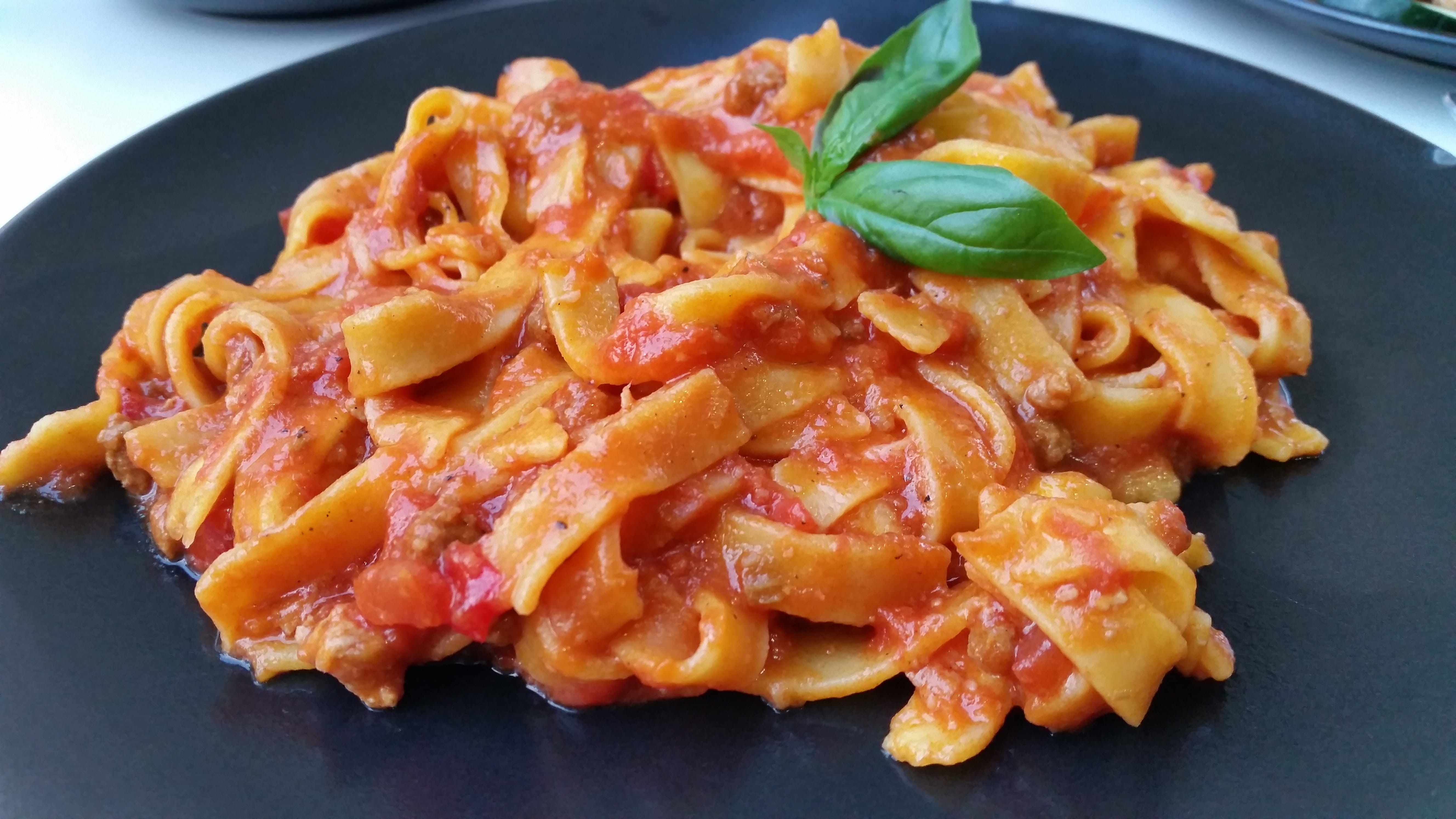 meat, ready-to-eat, healthy eating, serving size, snack, garnish, food and drink, 5K, still life, no people, italian food, indoors, freshness, pasta, tomato sauce, HD Wallpaper
