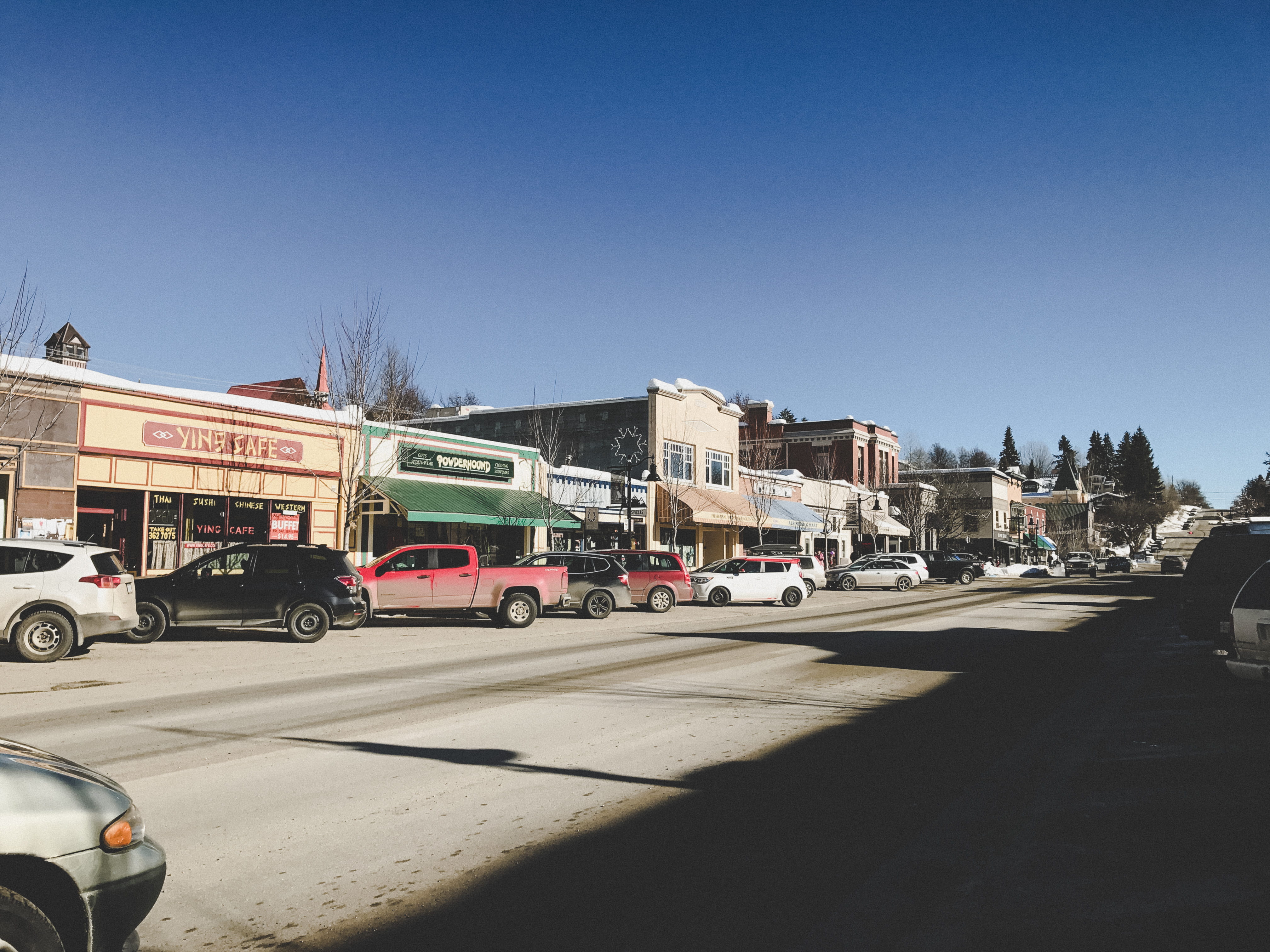 wheel, sky, intersection, sides, cars, motor vehicle, tire, land vehicle, sunny, mode of transportation, truck, traffic, building exterior, van, tour bus, HD Wallpaper