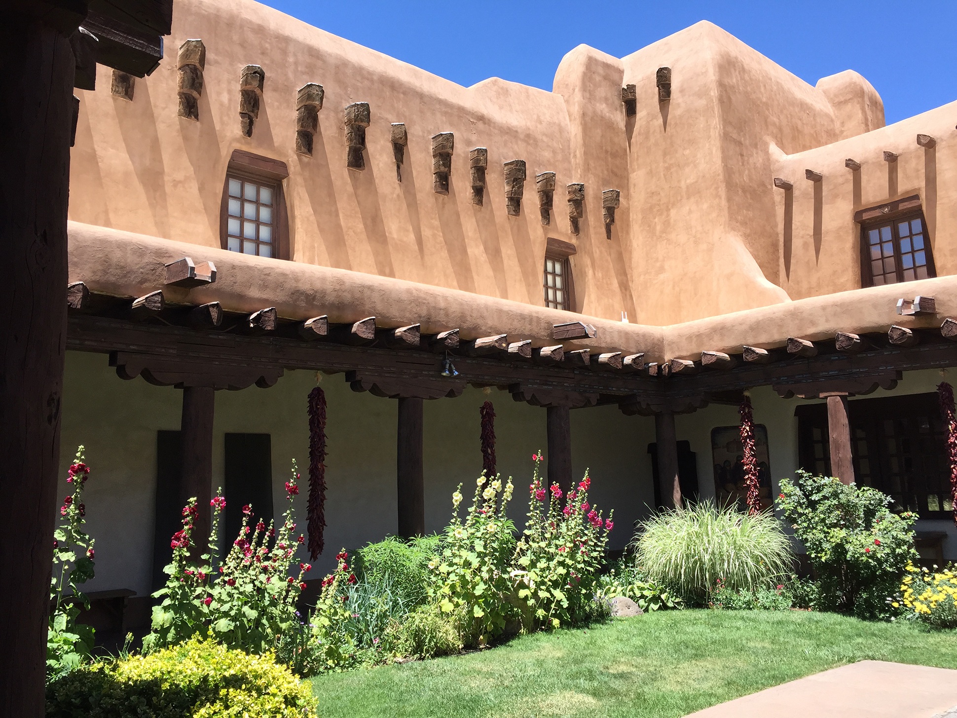 travel, santa fe, architectural column, landscape, sunlight, new mexico, 1080P, flowering plant, plant, house, window, no people, day, courtyard, low angle view, HD Wallpaper