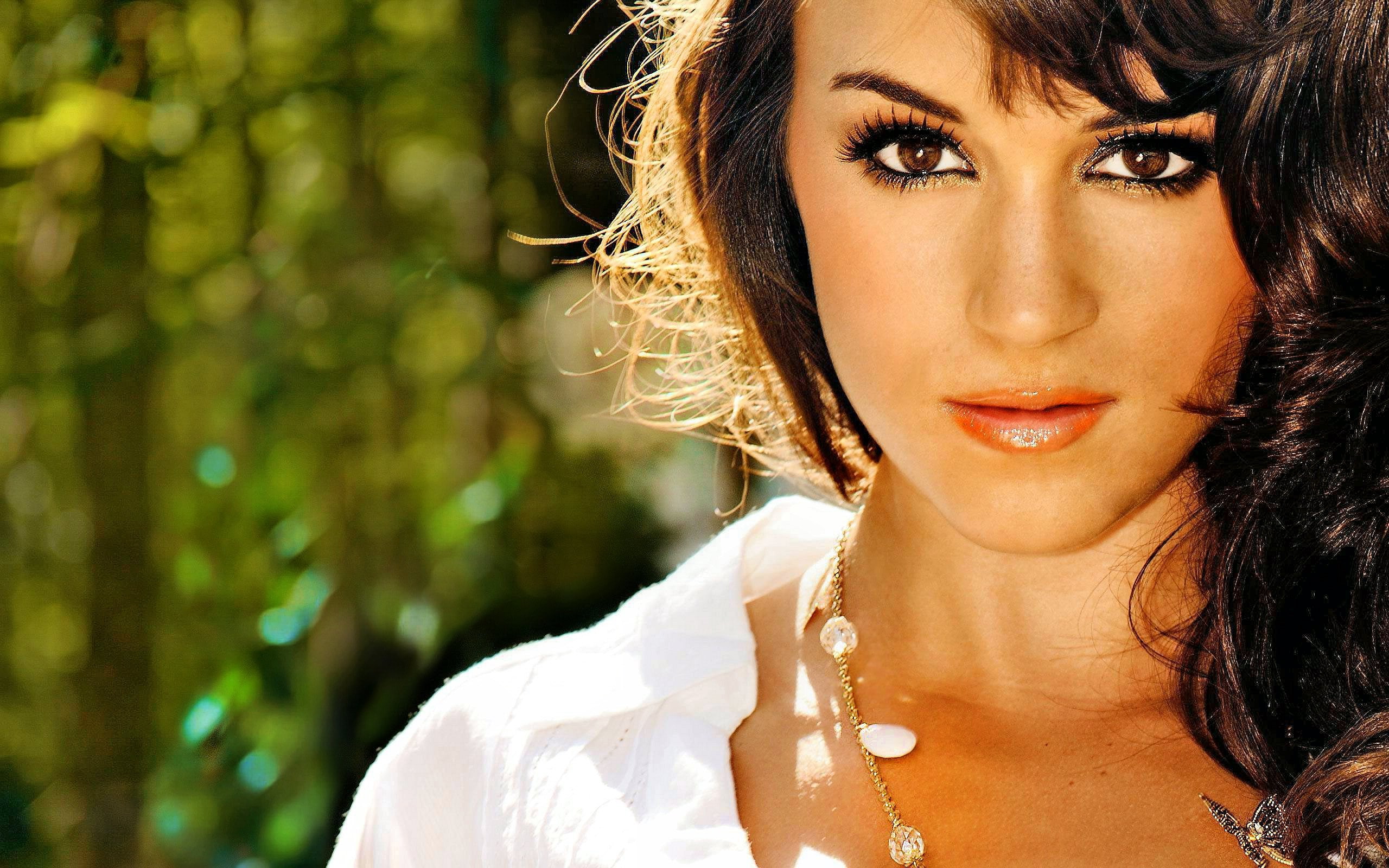 hairstyle, real people, one person, contemplation, headshot, body part, rosie jones, looking at camera, hair, front view, women, tree, long hair, beauty, HD Wallpaper