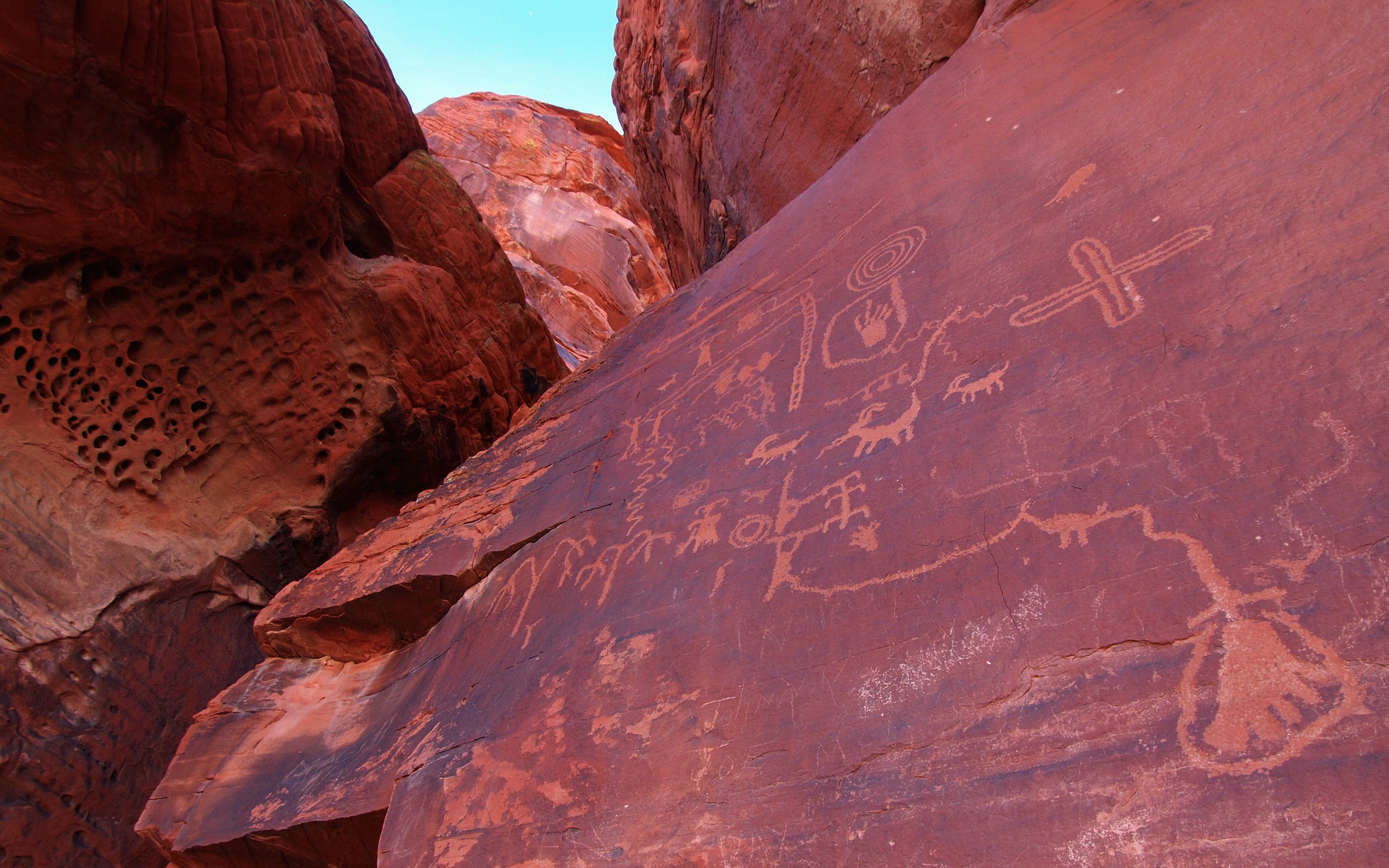 close-up, tranquil scene, petroglyphs, native american, tranquility, valley of fire, nature, physical geography, beauty in nature, landscape, land, arid climate, HD Wallpaper