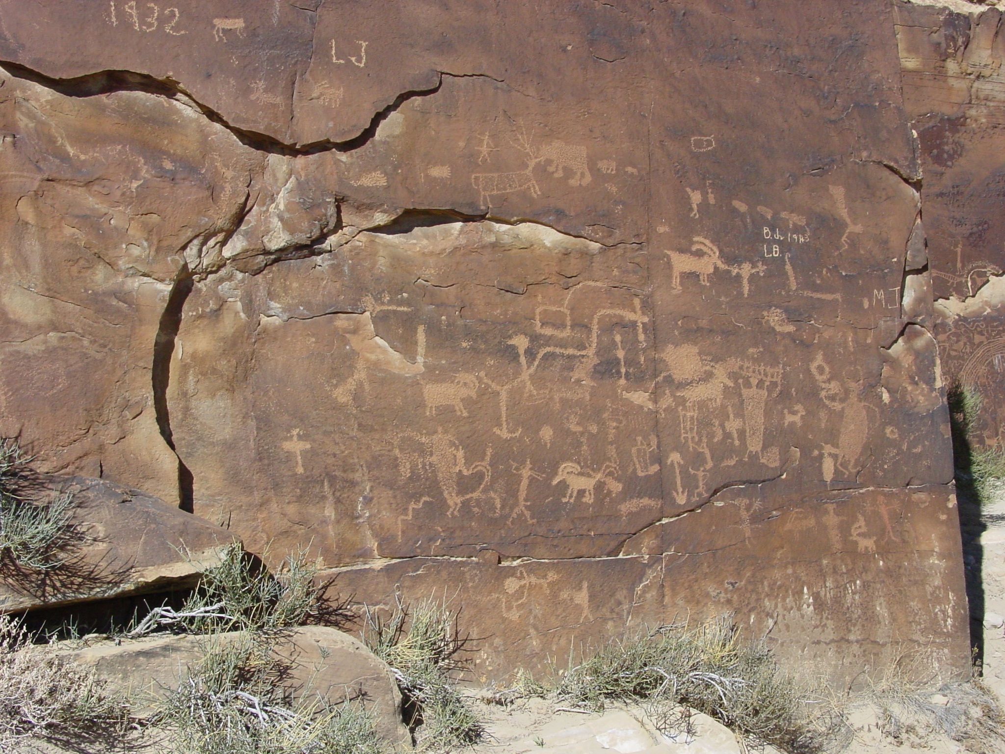 eroded, rock, backgrounds, rock art, textured, 1080P, ancient civilization, solid, architecture, carbon county, rock formation, text, nature, wall - building feature, HD Wallpaper