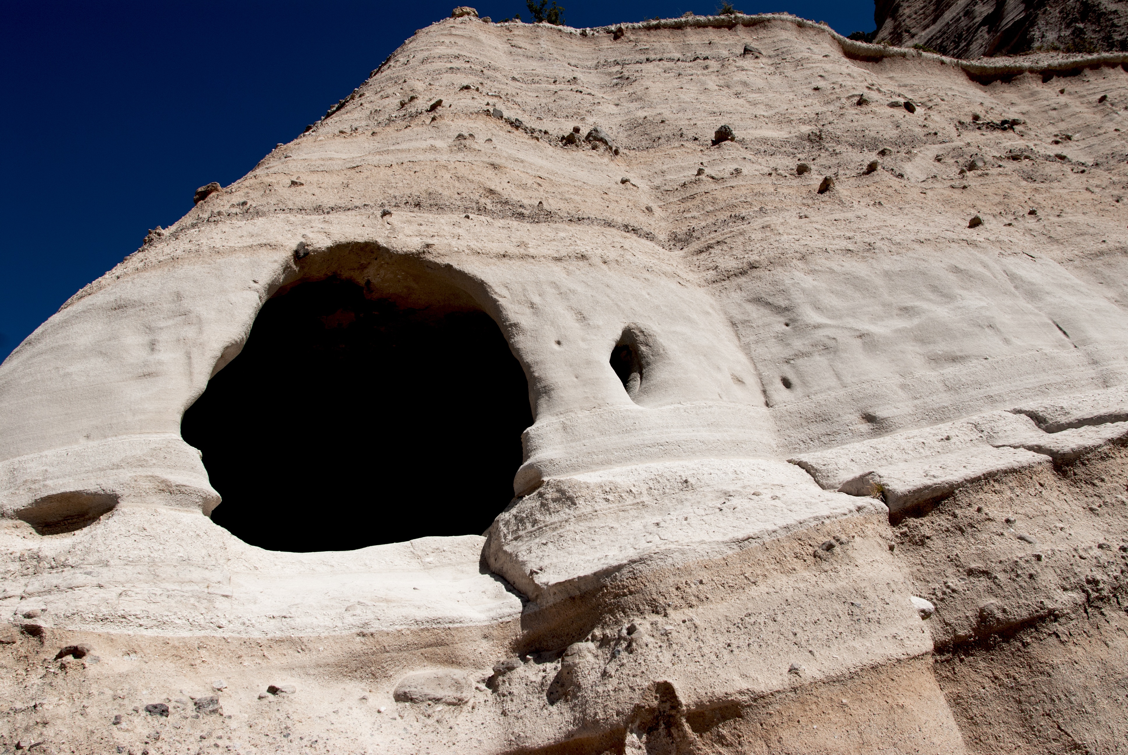 non-urban scene, low angle view, ancient civilization, tranquility, new mexico, sunlight, albuquerque, no people, climate, land, rock - object, travel destinations, HD Wallpaper