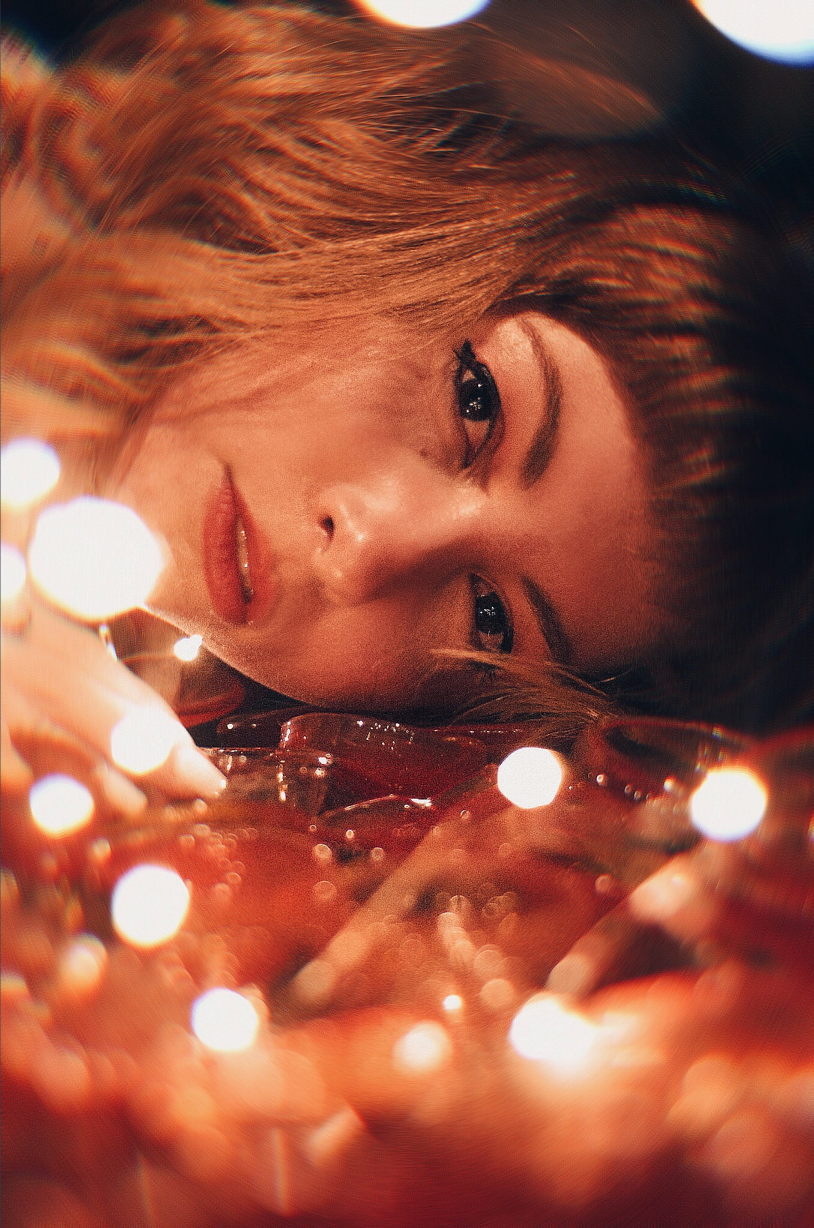 leisure activity, 4K, youth, blond hair, illuminated, human face, indoors, lifestyles, hand, light, string lights, blur, facial expression, s, looking, Phone HD Wallpaper