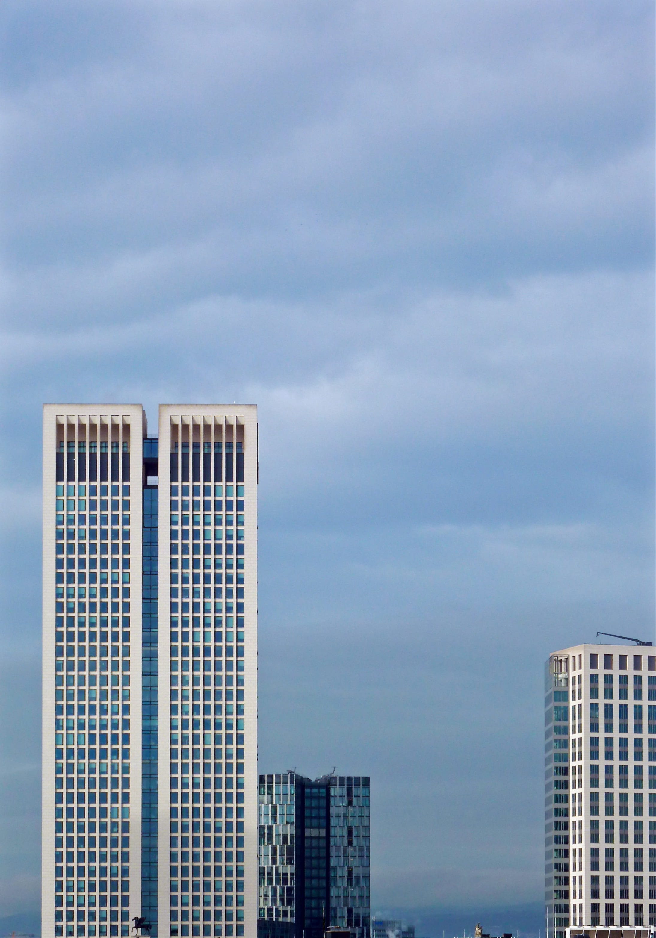 skyscraper, building, window, office building exterior, daylight, tower, office building, nature, 2K, glass, modern, sky, residential district, buildings, Phone HD Wallpaper