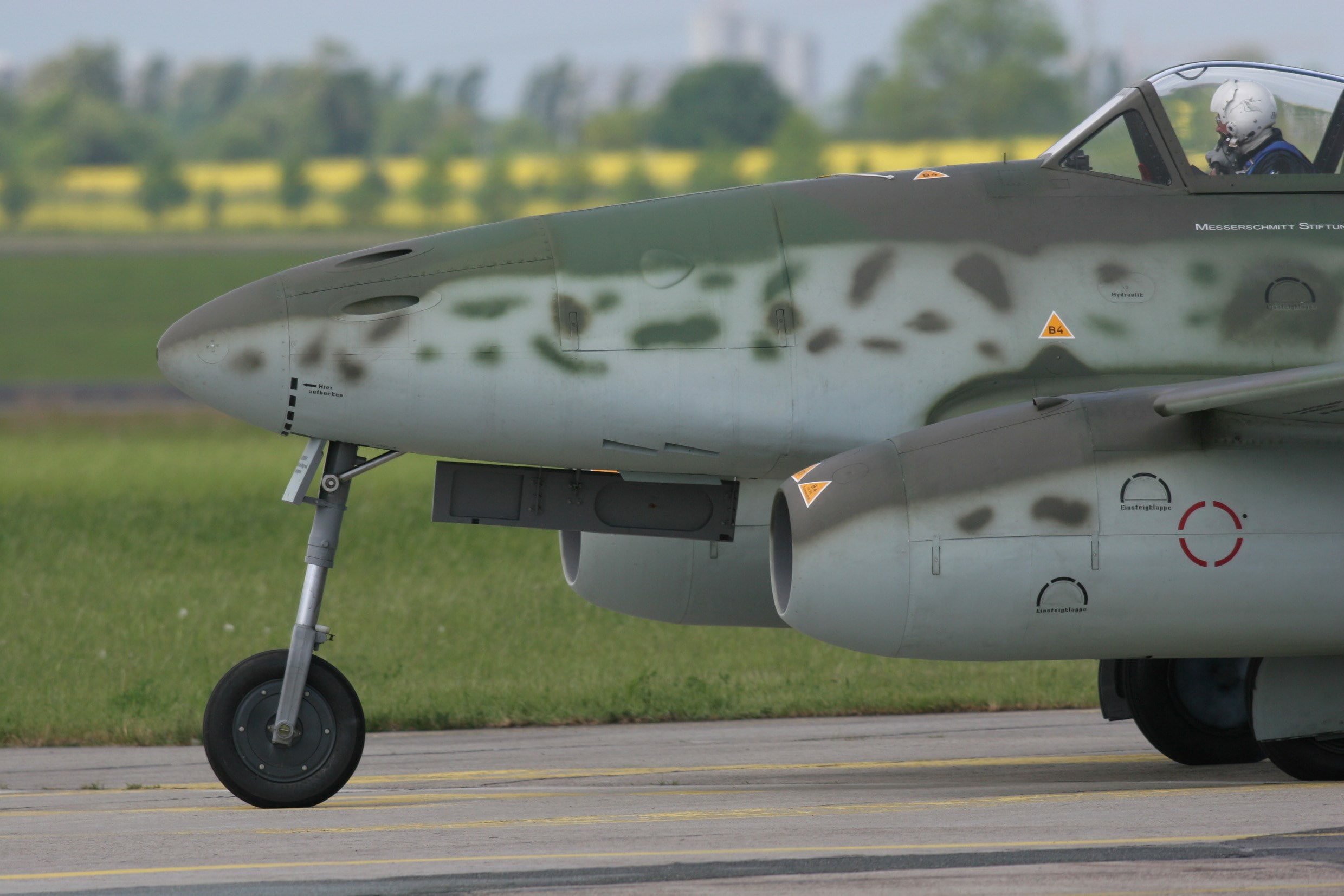 messerschmitt me 262, air vehicle, airport, fighter plane, government, transportation, cockpit, military, military airplane, army, aerospace industry, outdoors, HD Wallpaper