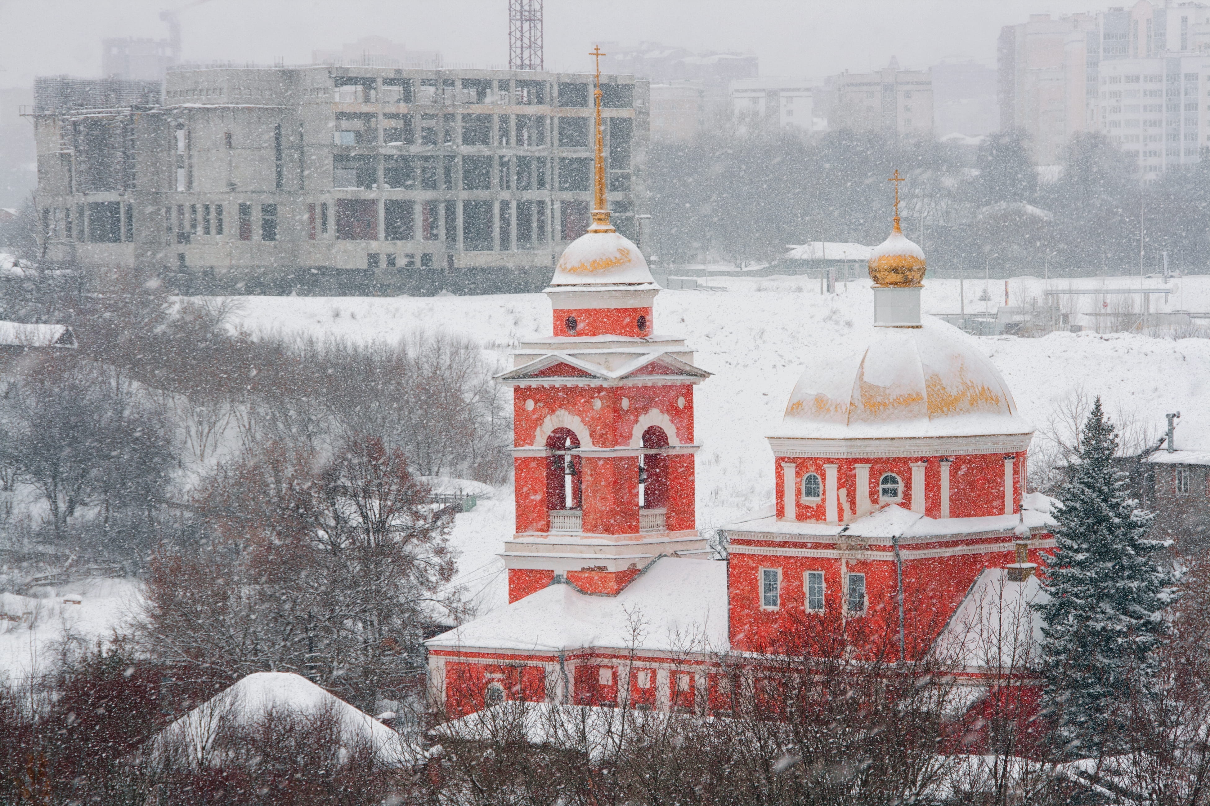 building exterior, travel, orthodox, winter, blizzard, building, plant, snowing, ufa, 4K, church, temple, outdoor, red, religion, no people, day, outdoors, HD Wallpaper