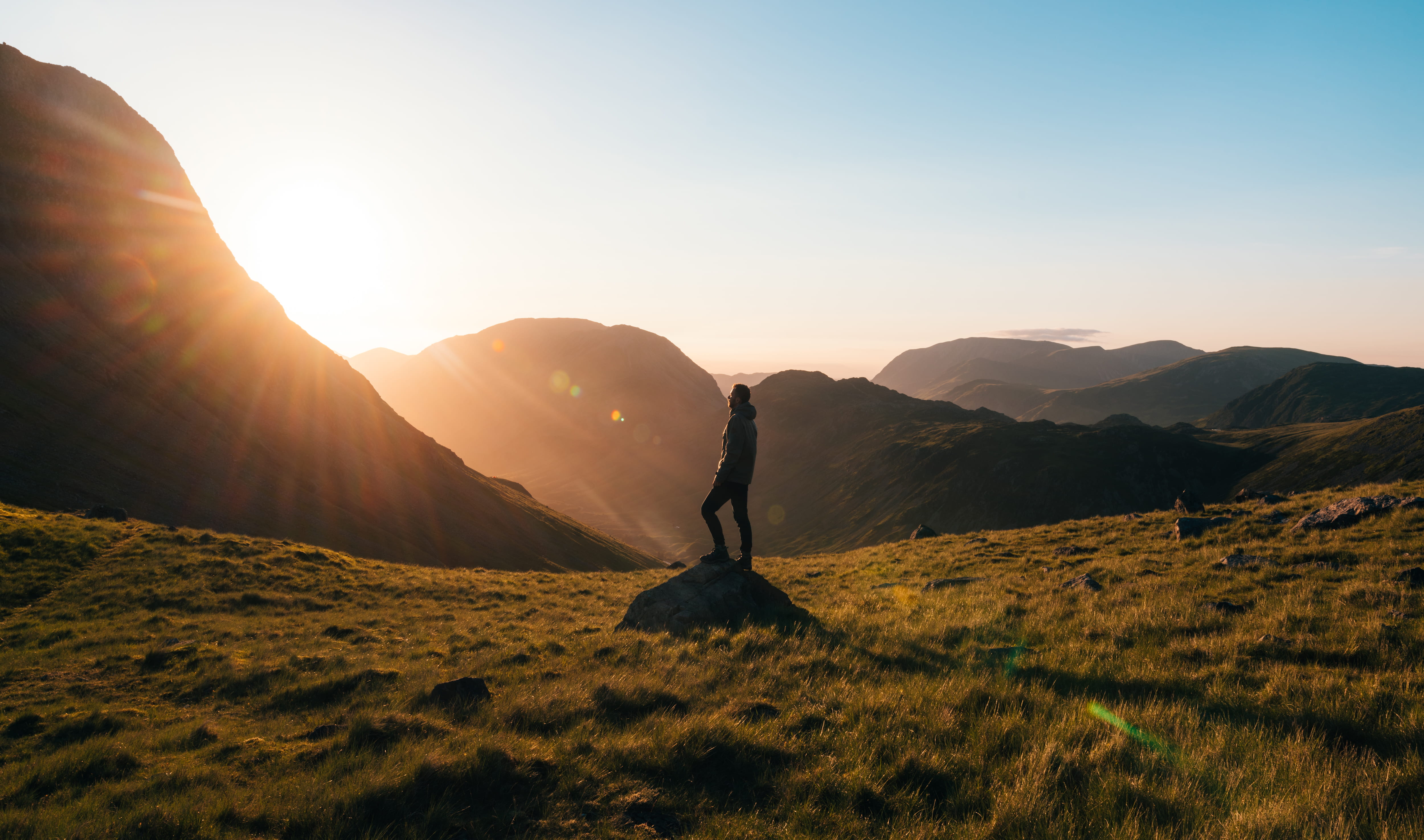 silhouette, arms raised, sunbeam, dawn, hiking, mountains, landscape, human arm, golden, front, lens flare, dusk, photography, fog, back lit, sunrays, mountain range, HD Wallpaper
