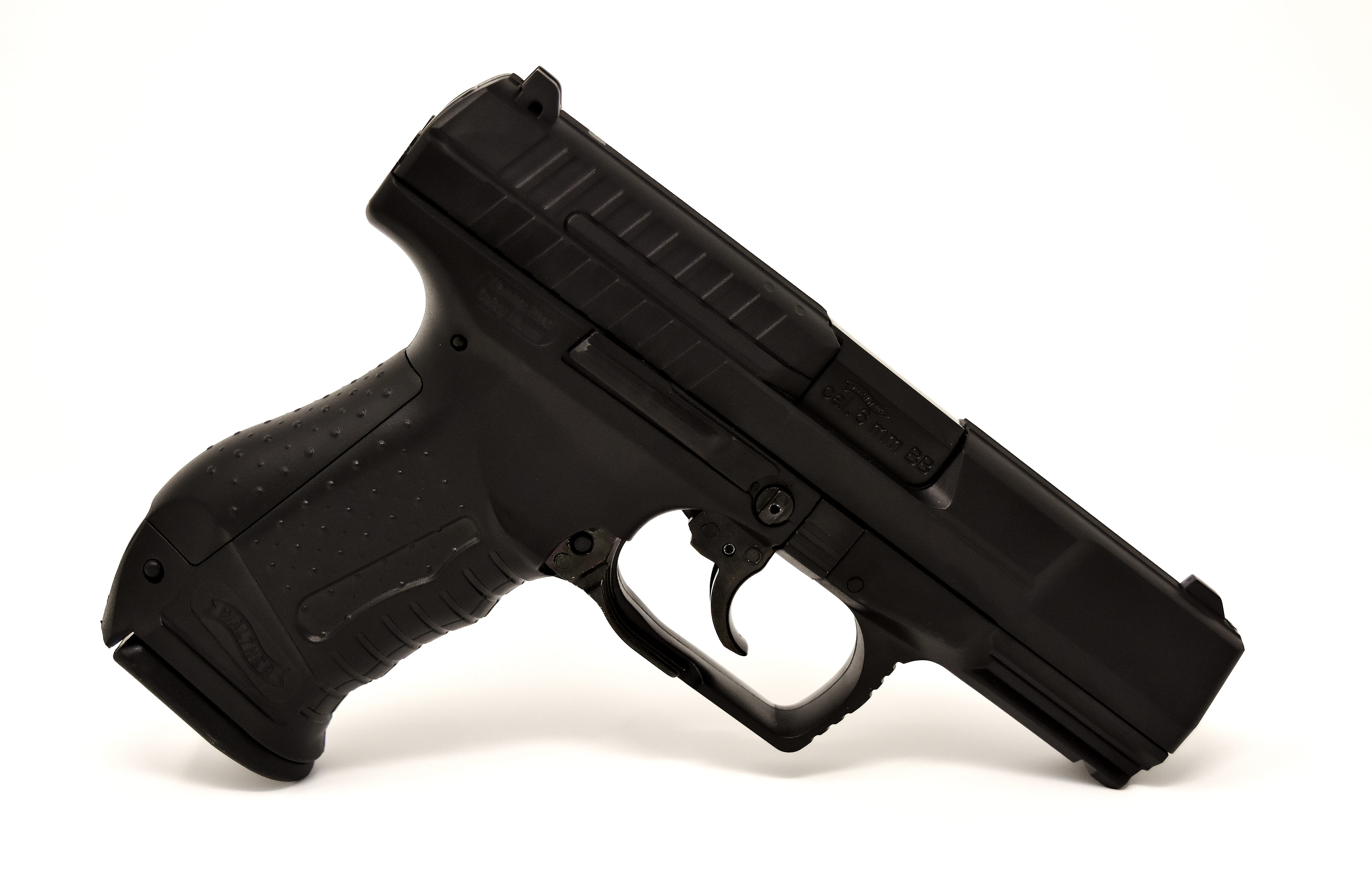 fight, security, hand, 5K, violent, shoot, handgun, warning sign, ammunition, crime, studio shot, black, government, pistol, run, black color, background, HD Wallpaper