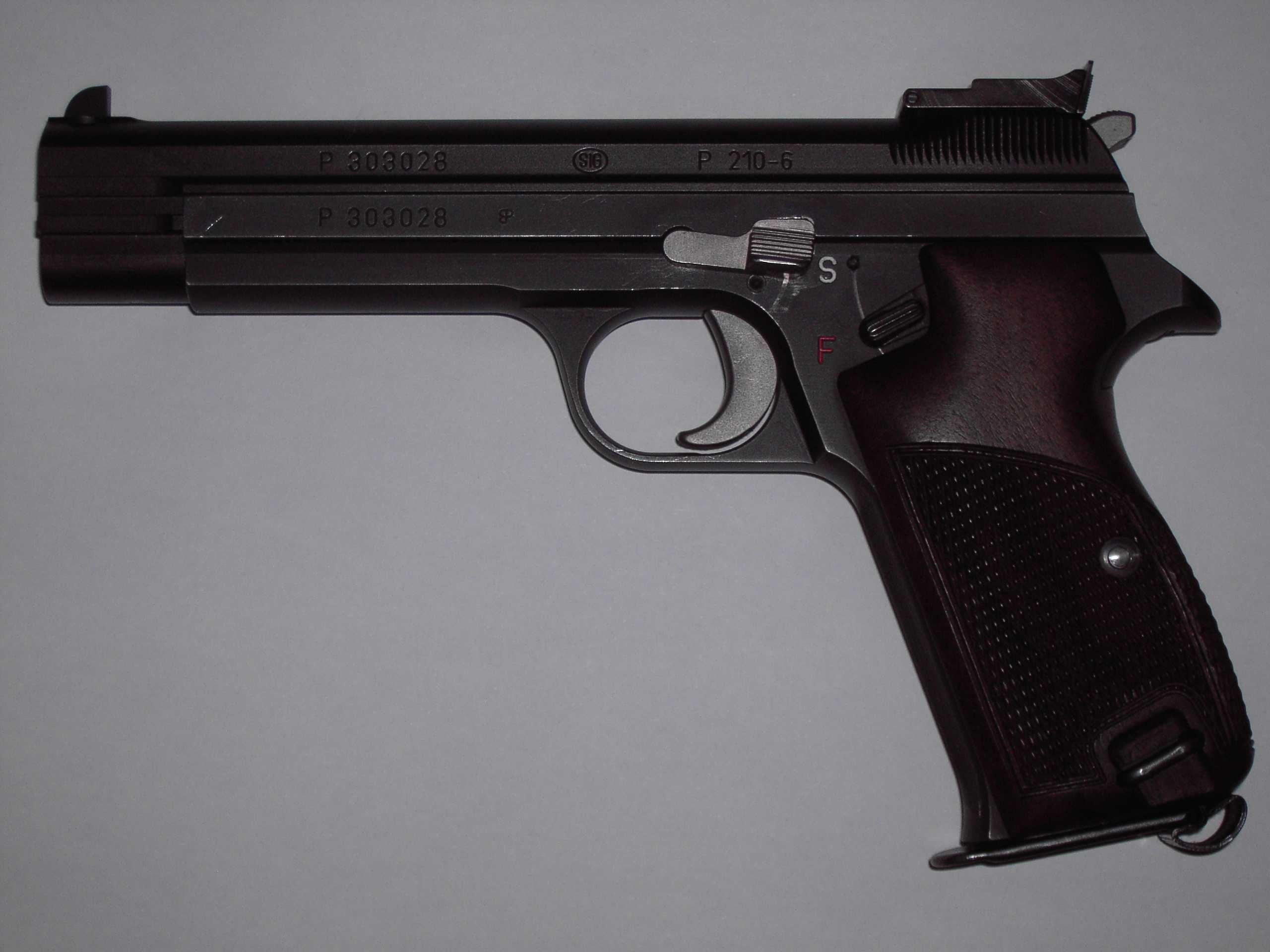 gray background, automatic, gun, conflict, single object, handgun, warning sign, government, sign, pistol, semi, military, security, studio shot, surface, HD Wallpaper